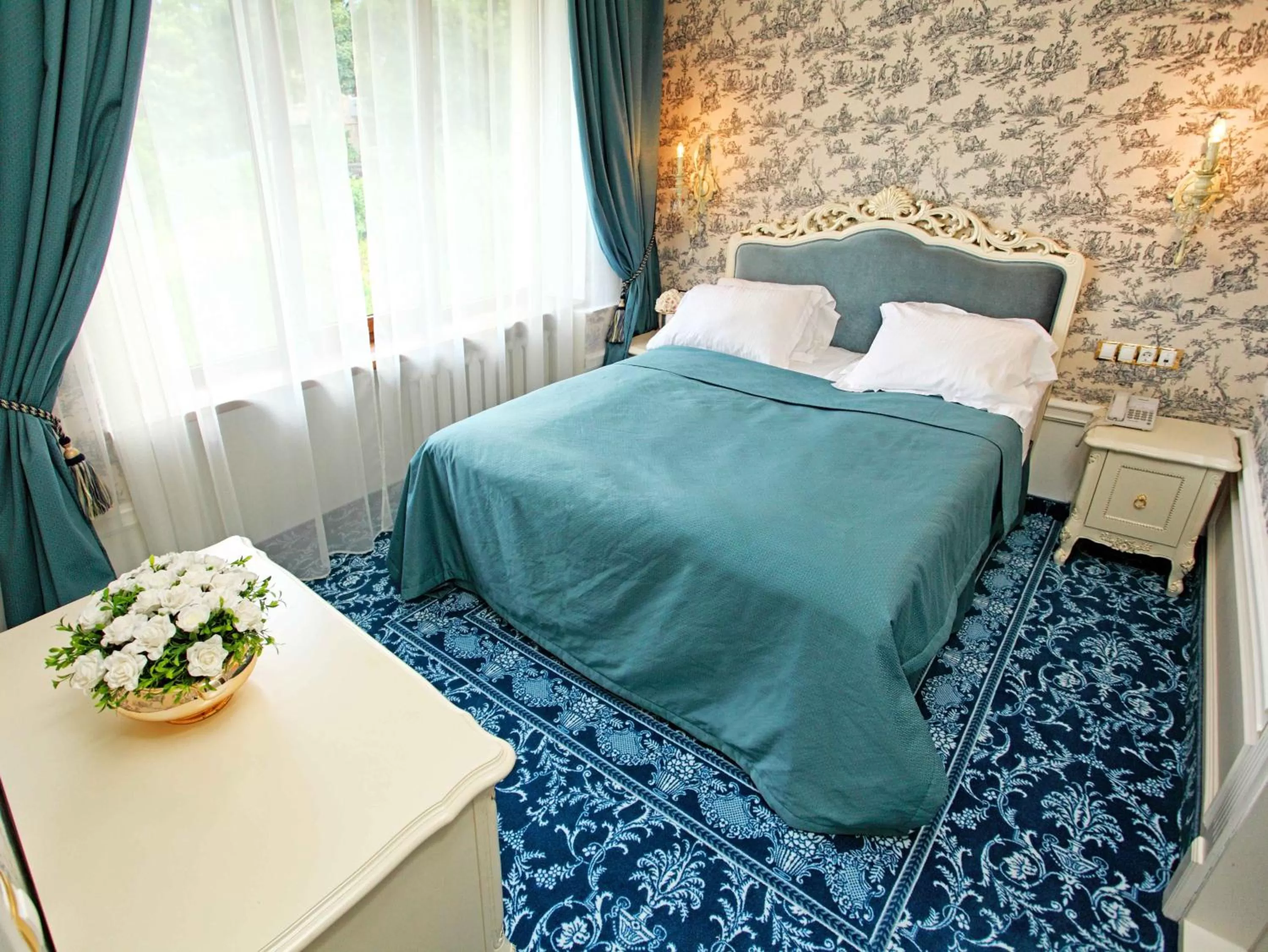 Bed in Olympic Hotel