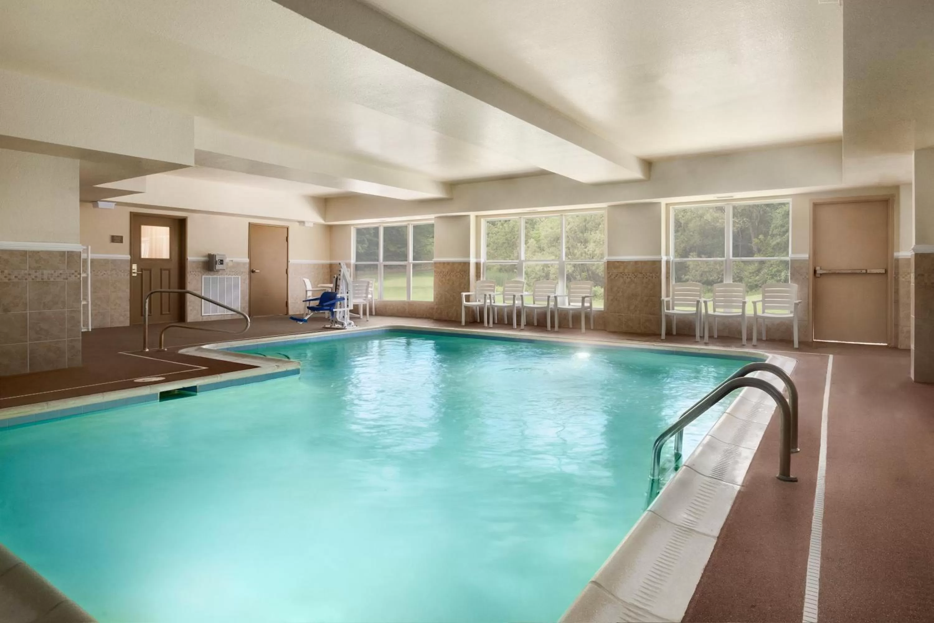 Swimming pool in Country Inn & Suites by Radisson, Doswell Kings Dominion , VA