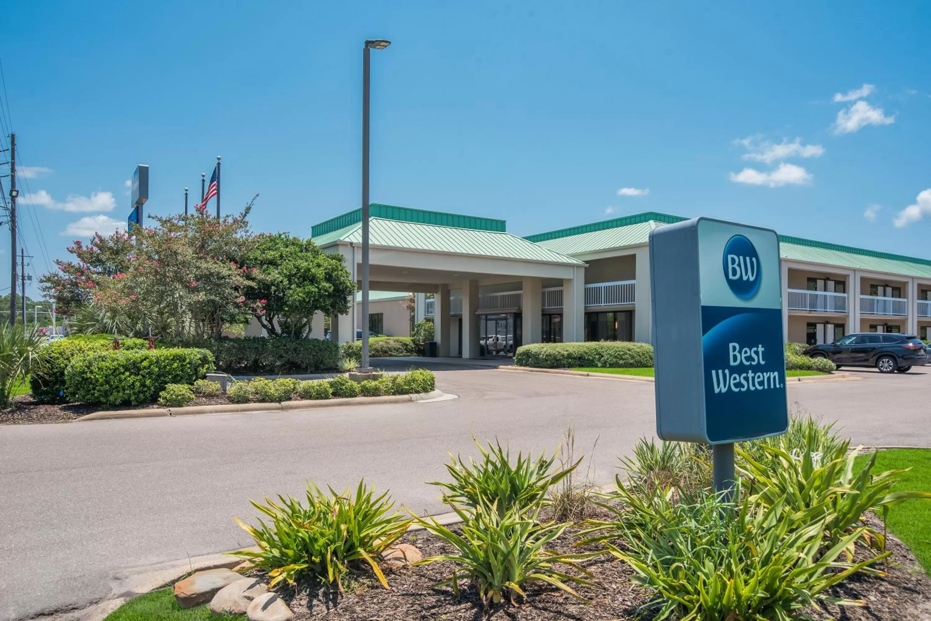 Property building in Best Western Flagship Inn