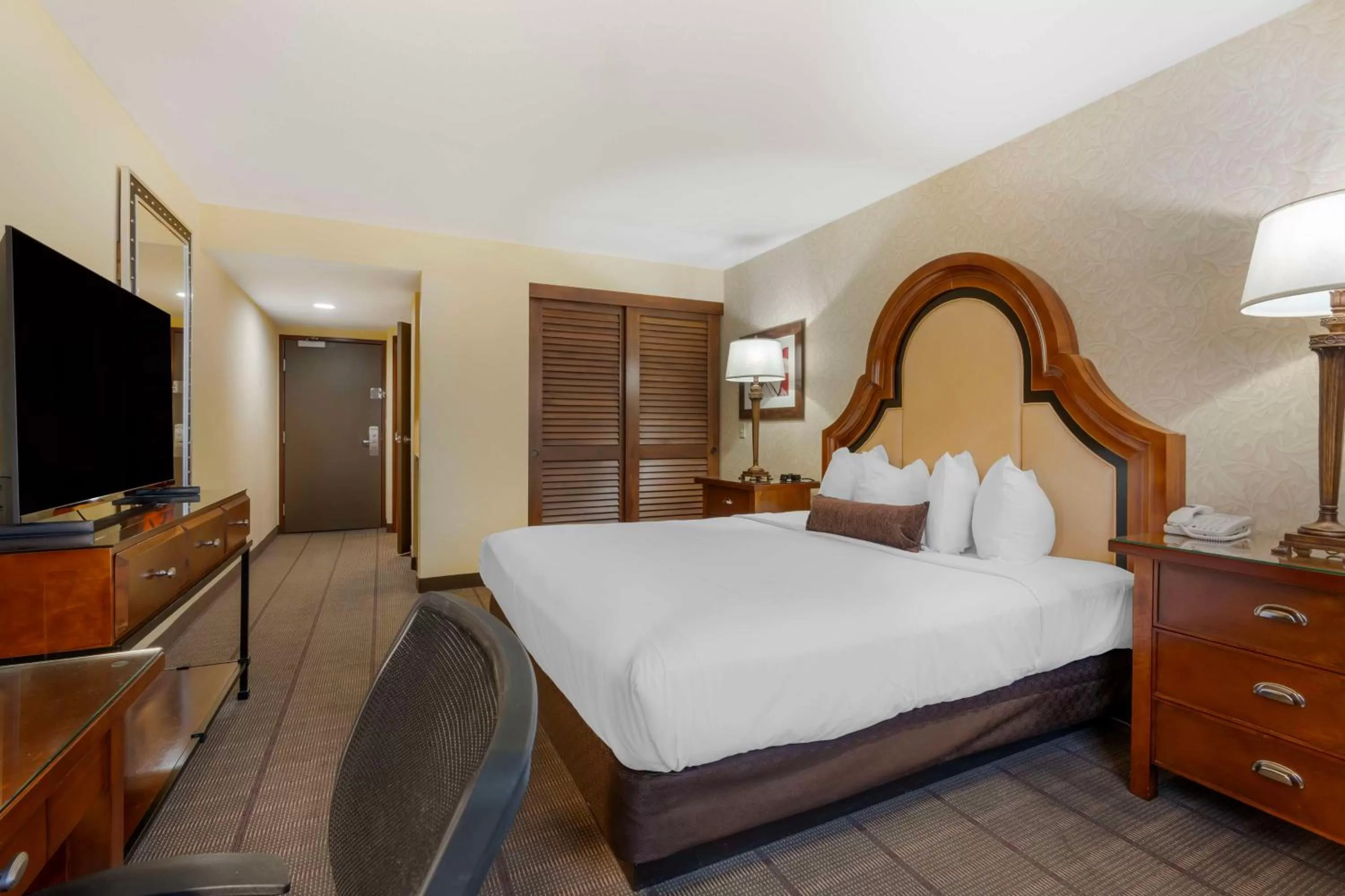 Bedroom, Bed in Best Western Plus Boomtown Casino Hotel