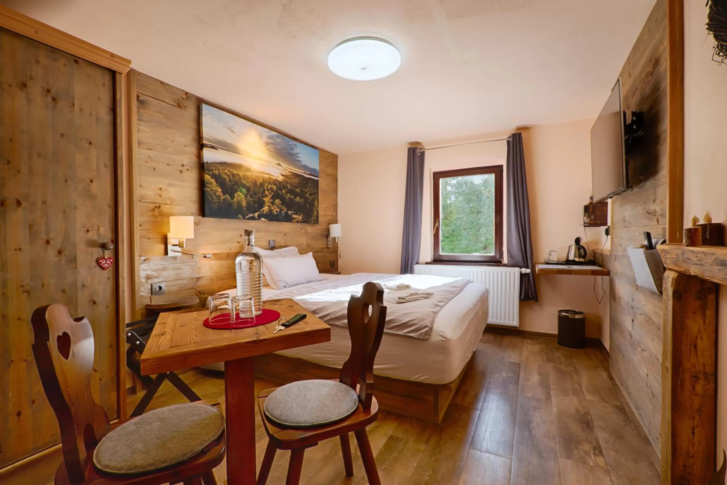 Photo of the whole room, Bed in Sennerhütte Landhotel