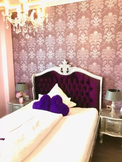 Photo of the whole room, Bed in Boutiquehotel Villa Rosenhof