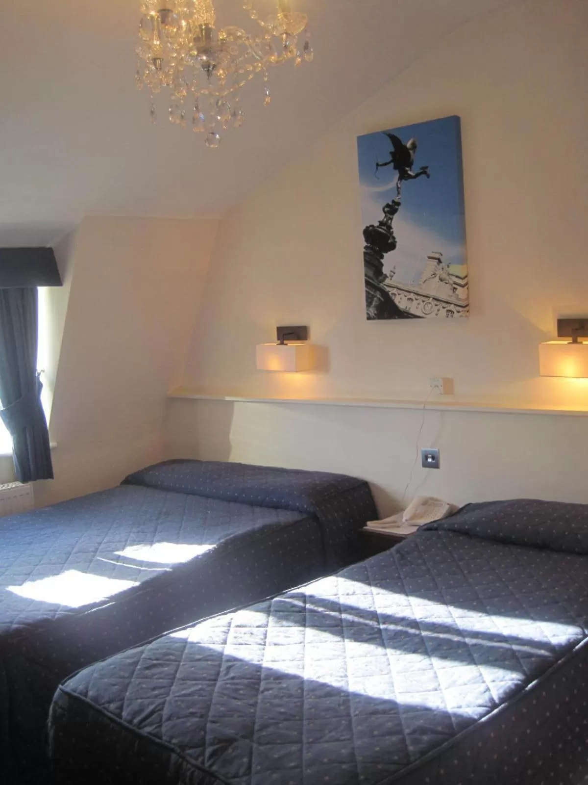 Bed in Aaraya London