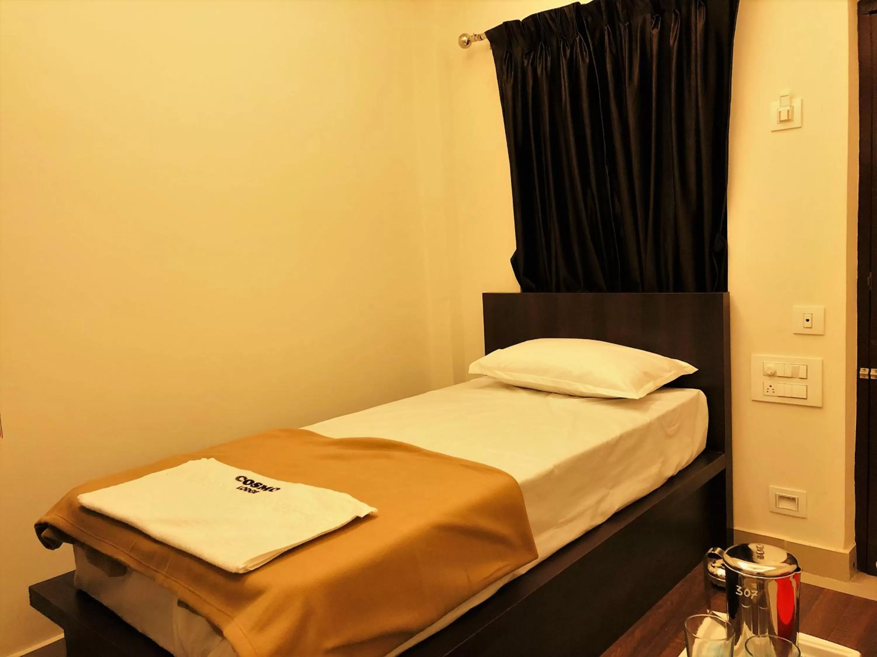 Bed in COSMO LODGE