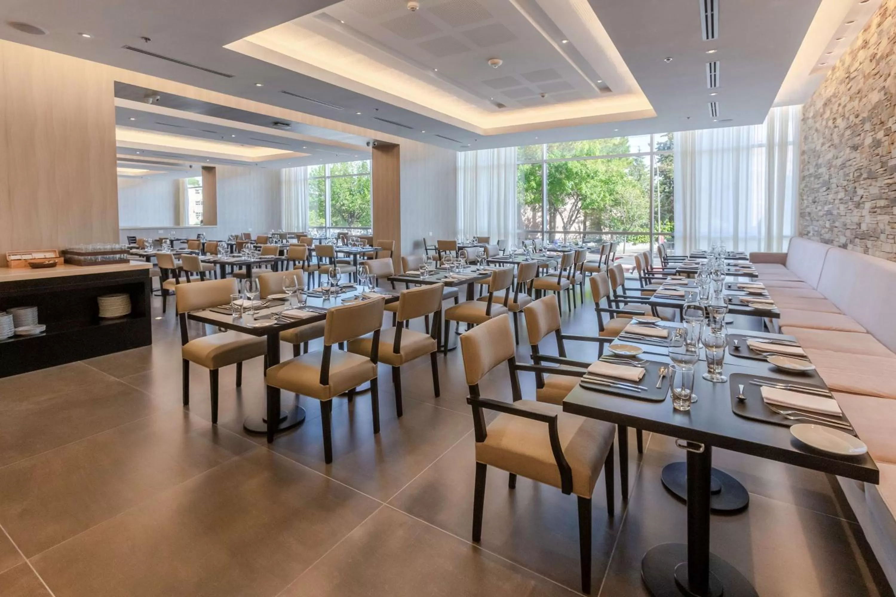 Restaurant/places to eat in Hilton Garden Inn Neuquen