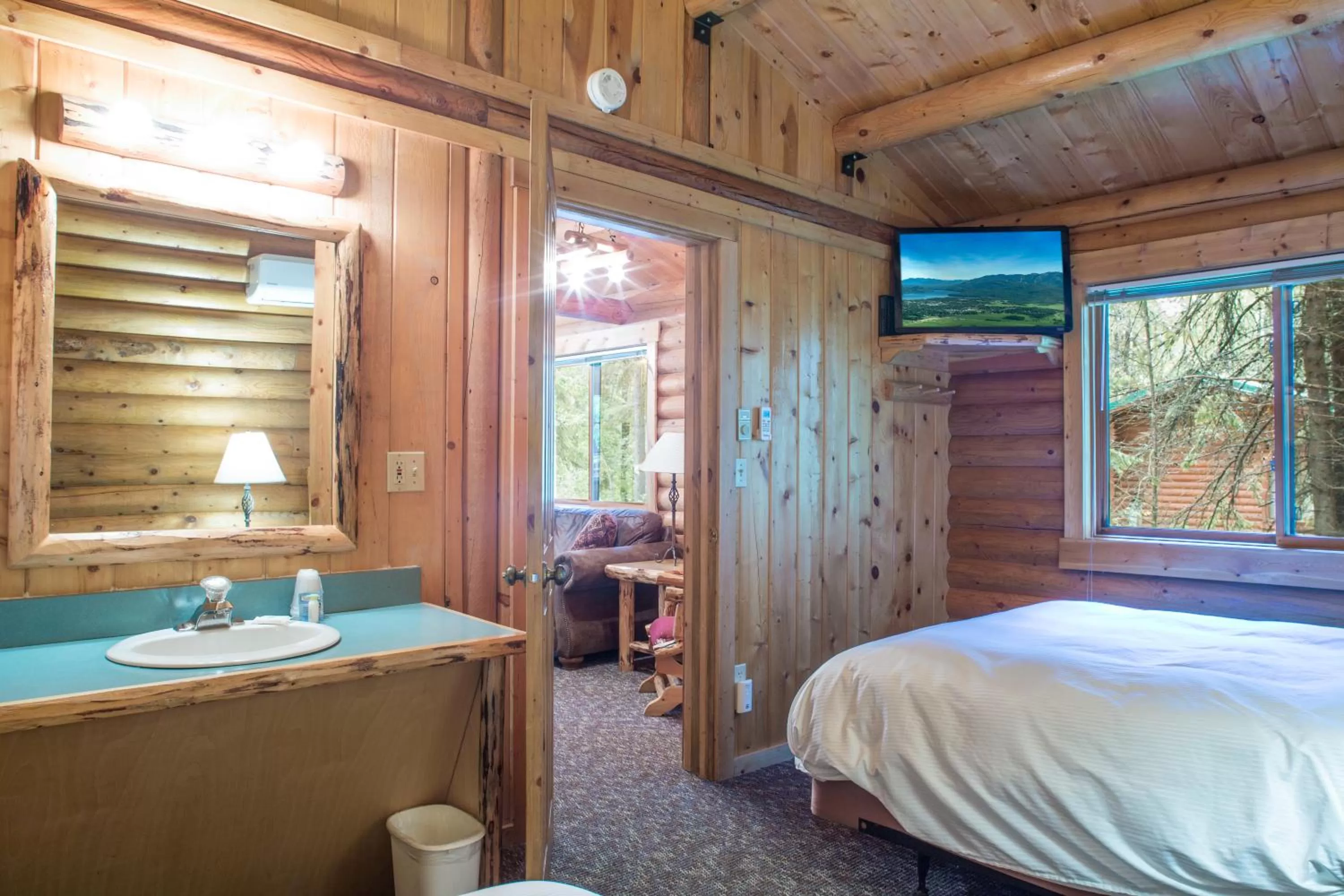 Bedroom, Bed in North Forty Resort