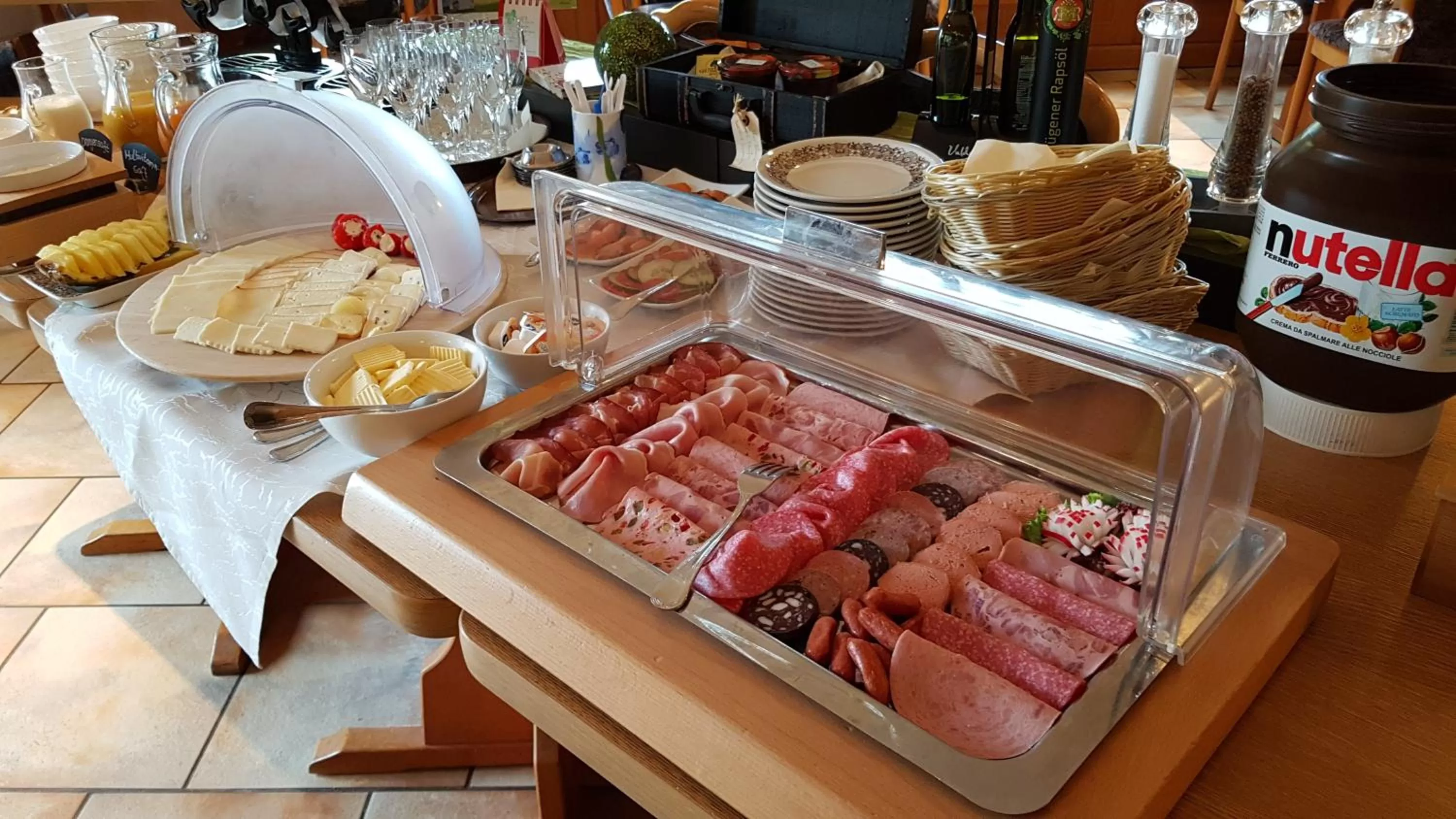 Breakfast in Hotel Grüner Baum mit Restaurant & Wellness