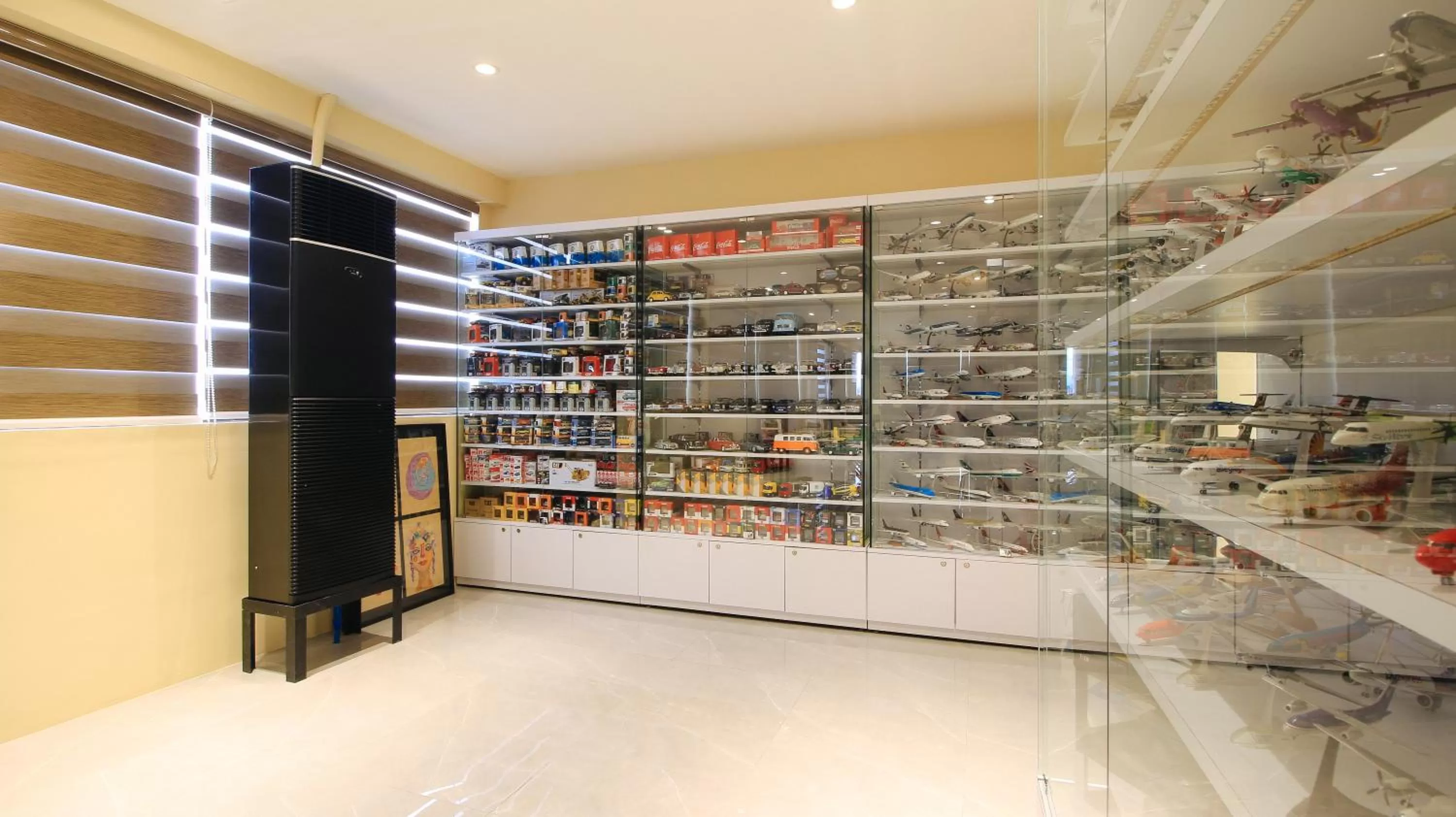 Lobby or reception in RedDoorz at Hotel Rosemarie