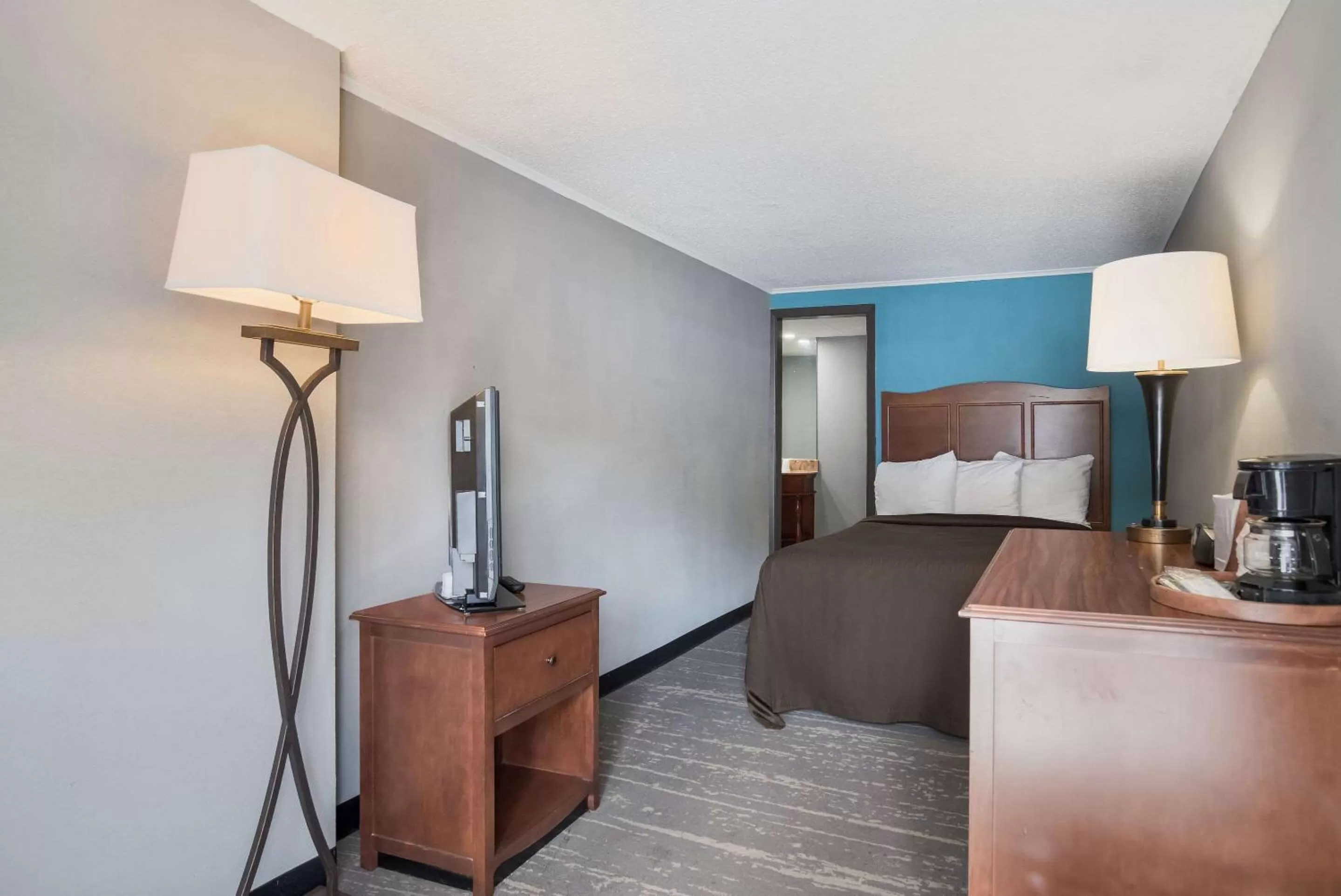 Bedroom, Bed in Rodeway Inn Carlisle North