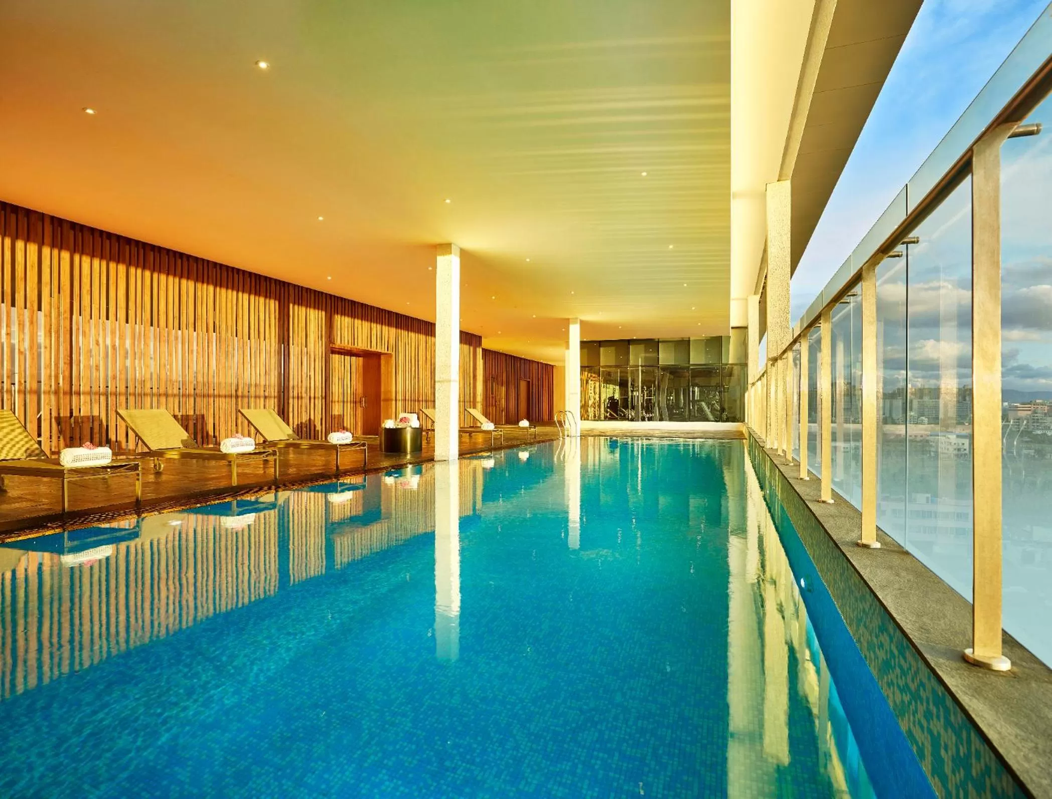 Swimming pool in Vivanta Pune, Hinjawadi