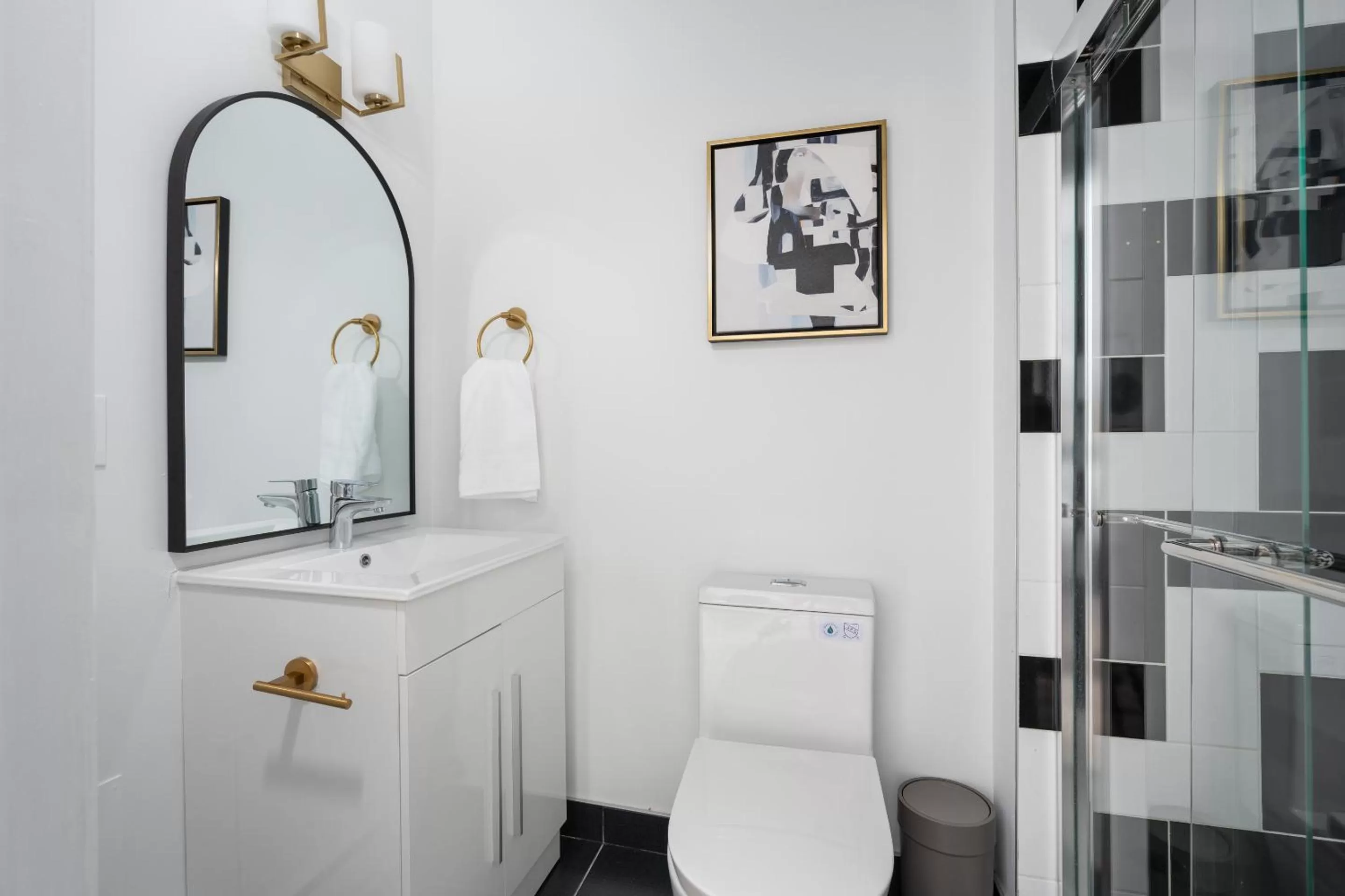 Bathroom in Le Penfield Par Nomade MTL