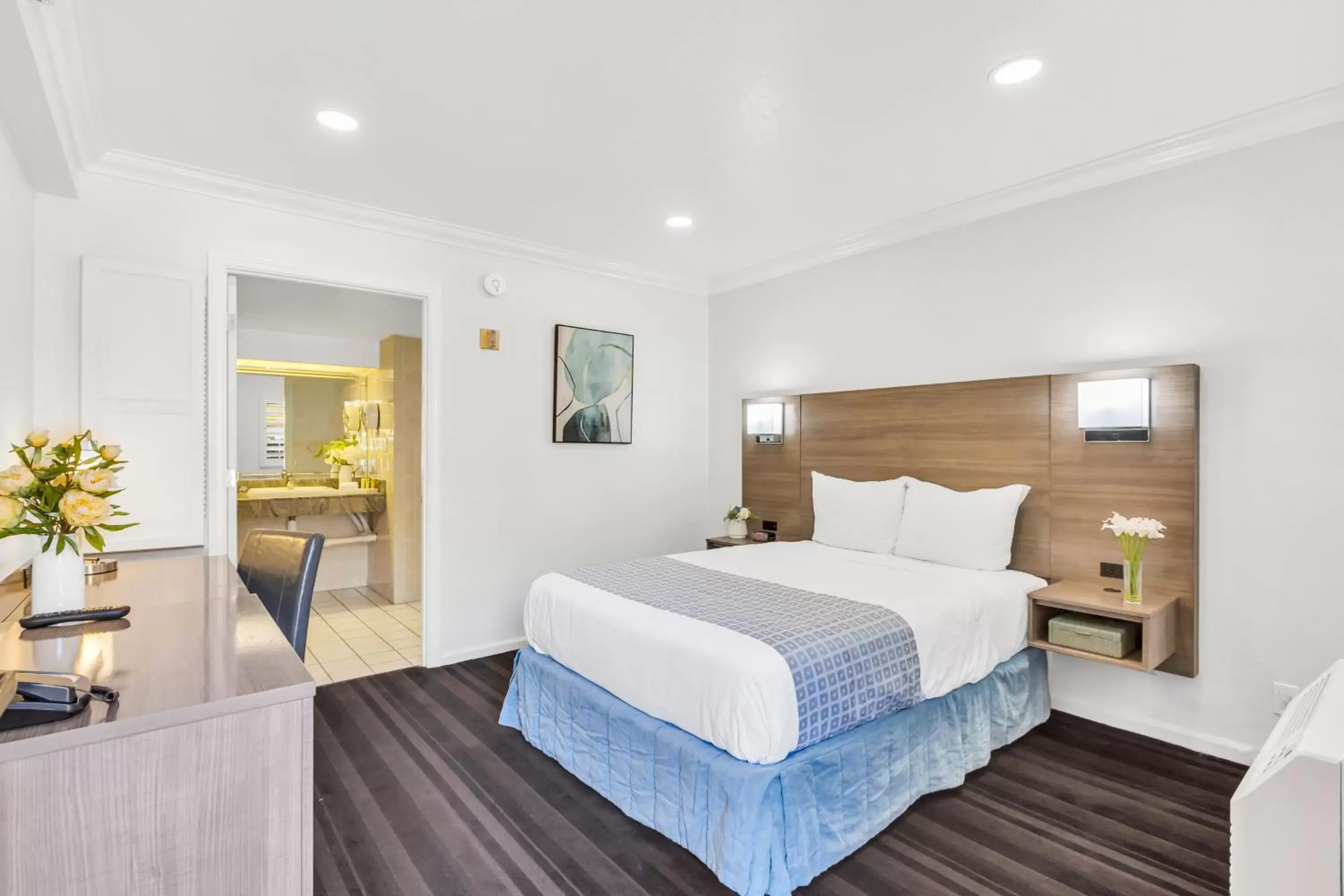 Double Bed Accessible Non-Smoking in Napa Valley Hotel & Suites Double Bed Accessible Non-Smoking in Napa Valley Hotel & Suites