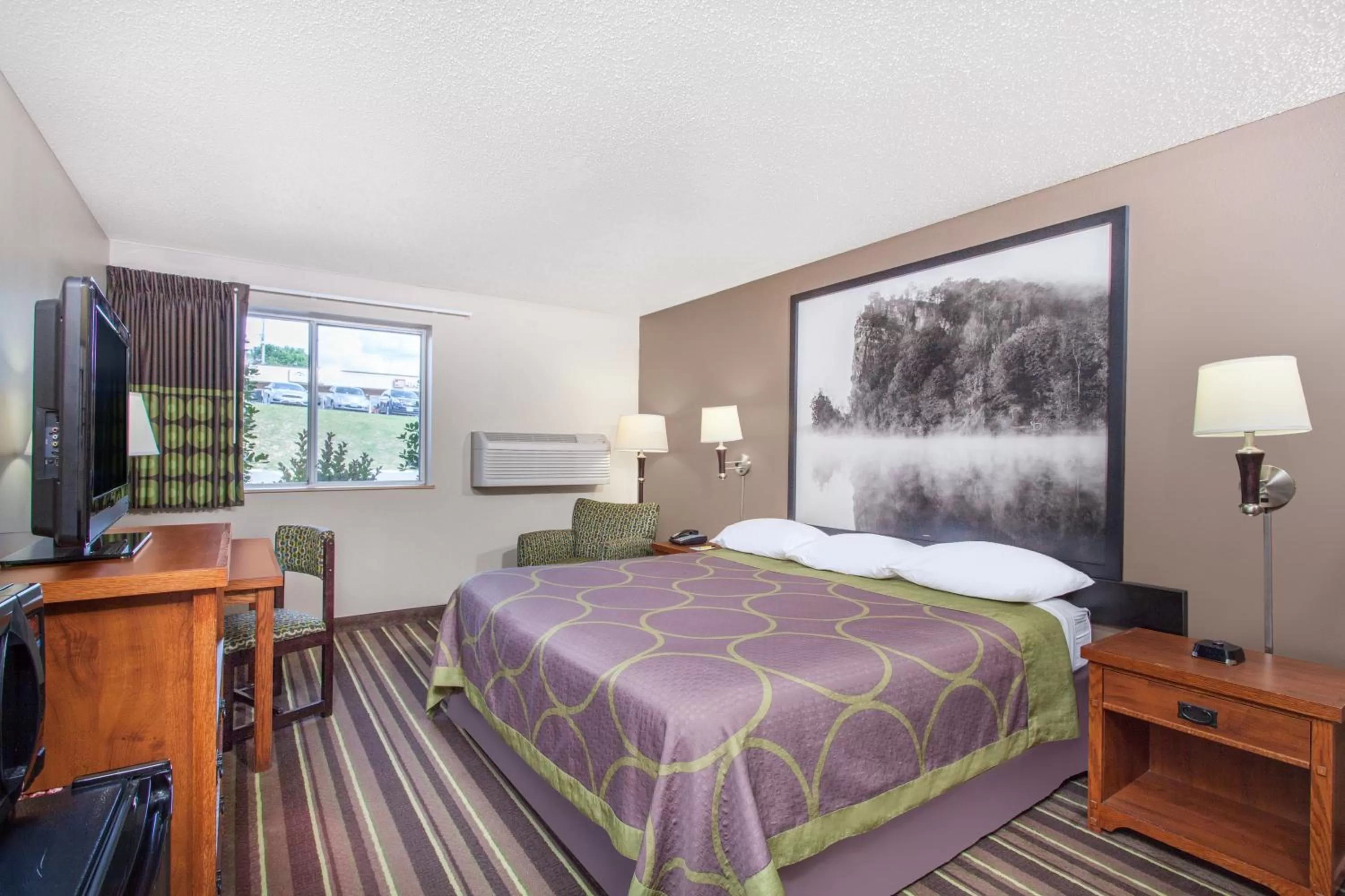 Bed in Super 8 by Wyndham Richlands/Claypool Hill Area