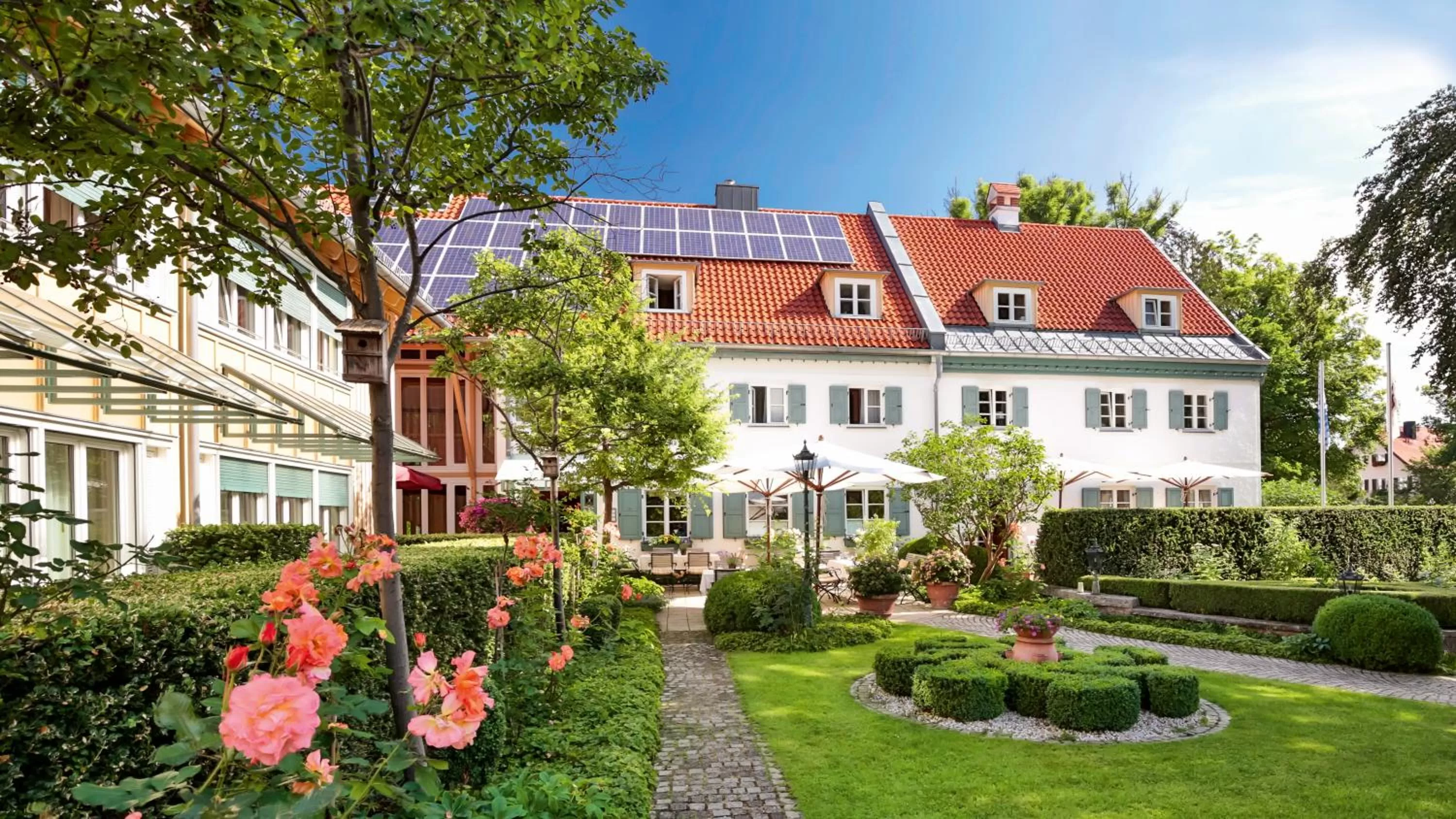 Property building in Boutique Hotel SEITNER HOF München Pullach