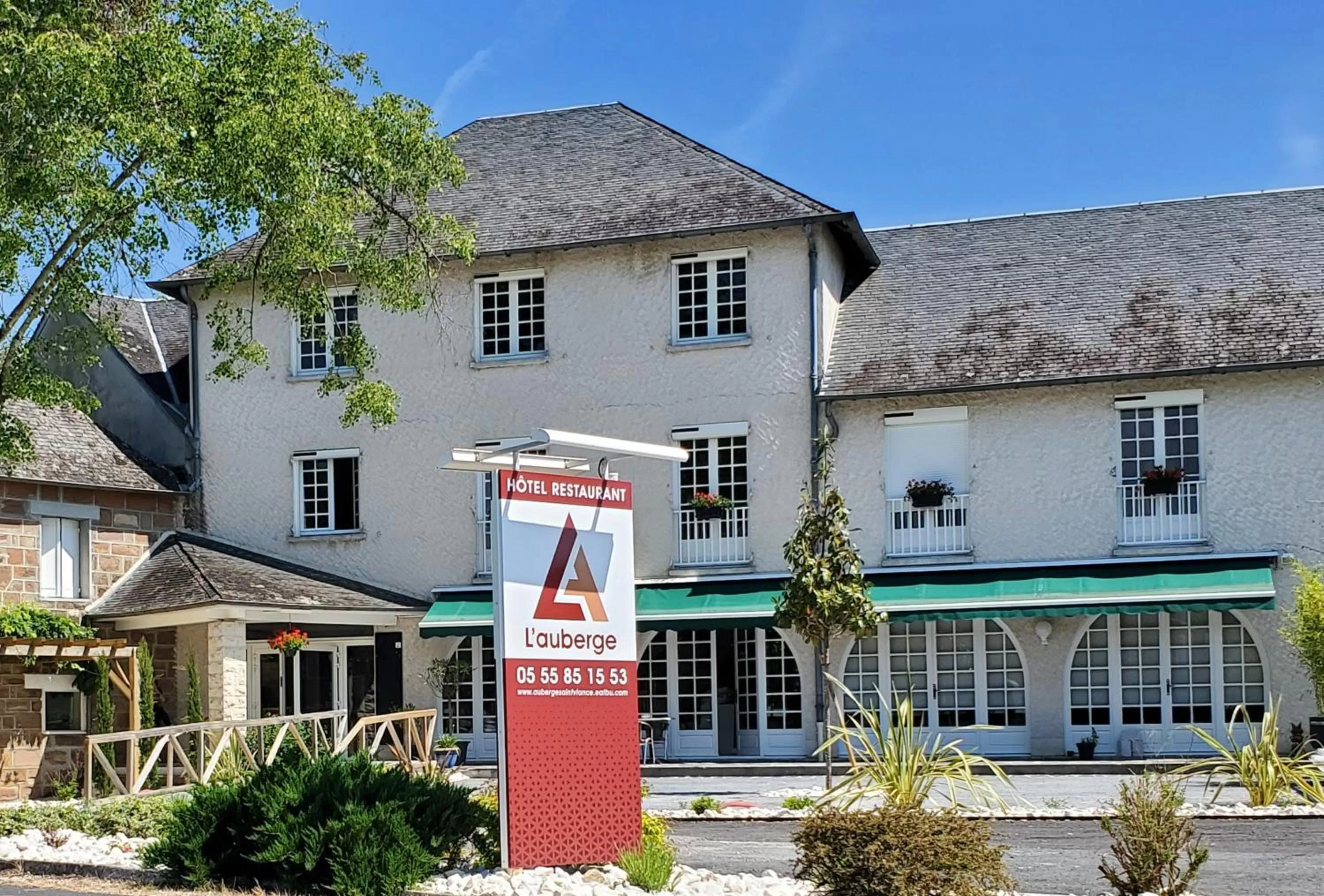 Property Building in L'Auberge