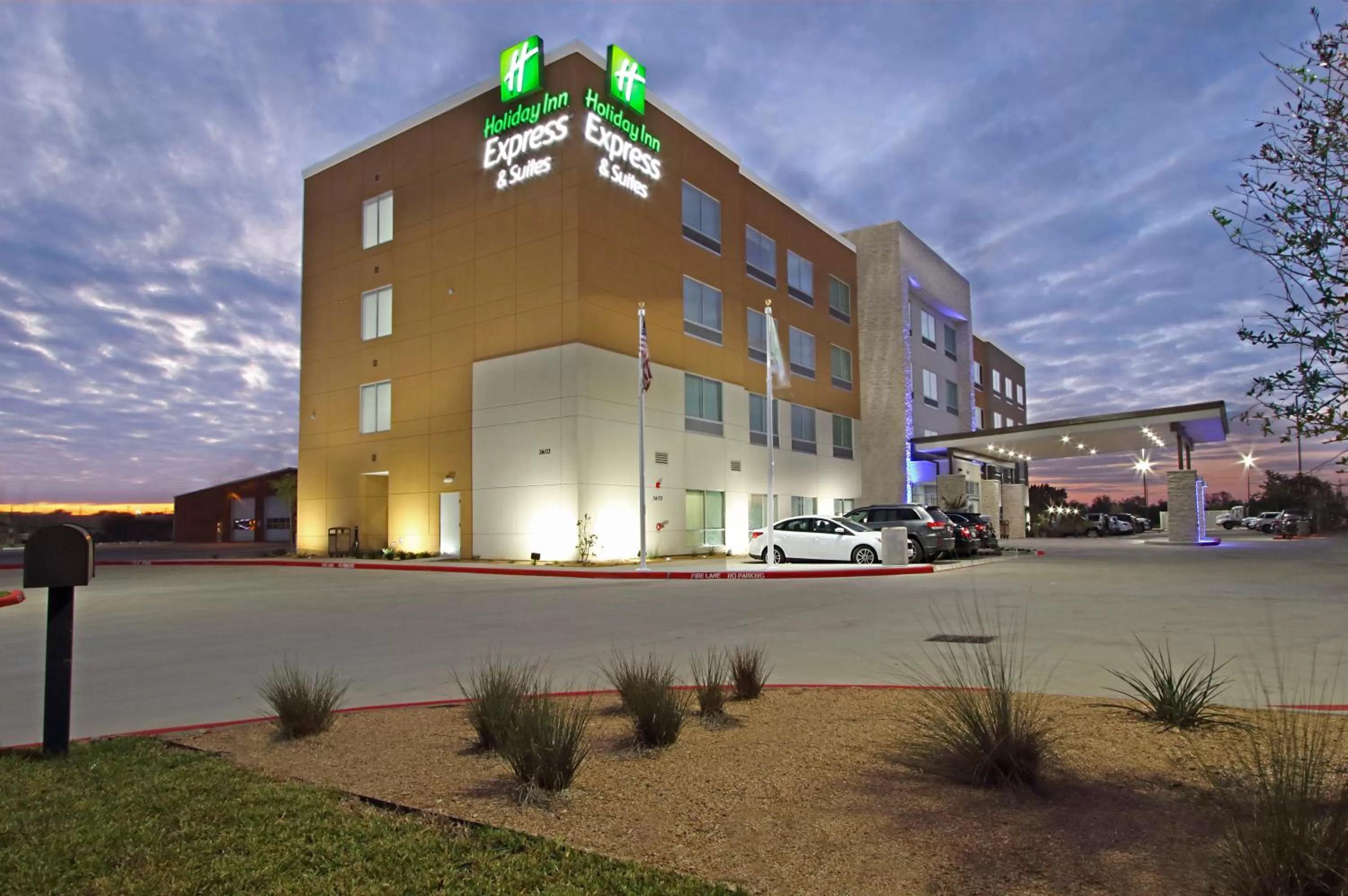 Holiday Inn Express & Suites - Brookshire - Katy Freeway by IHG