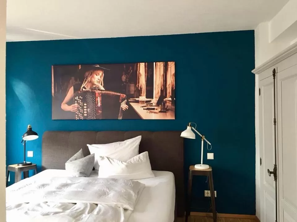 Photo of the whole room, Bed in KunstWerk B