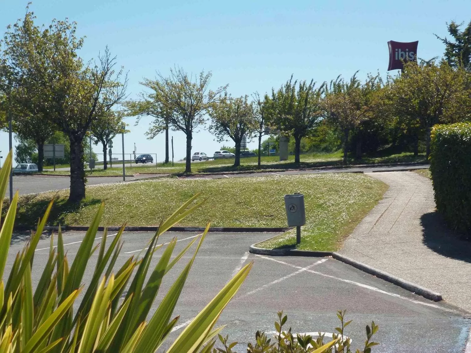 Area and facilities in ibis Saintes