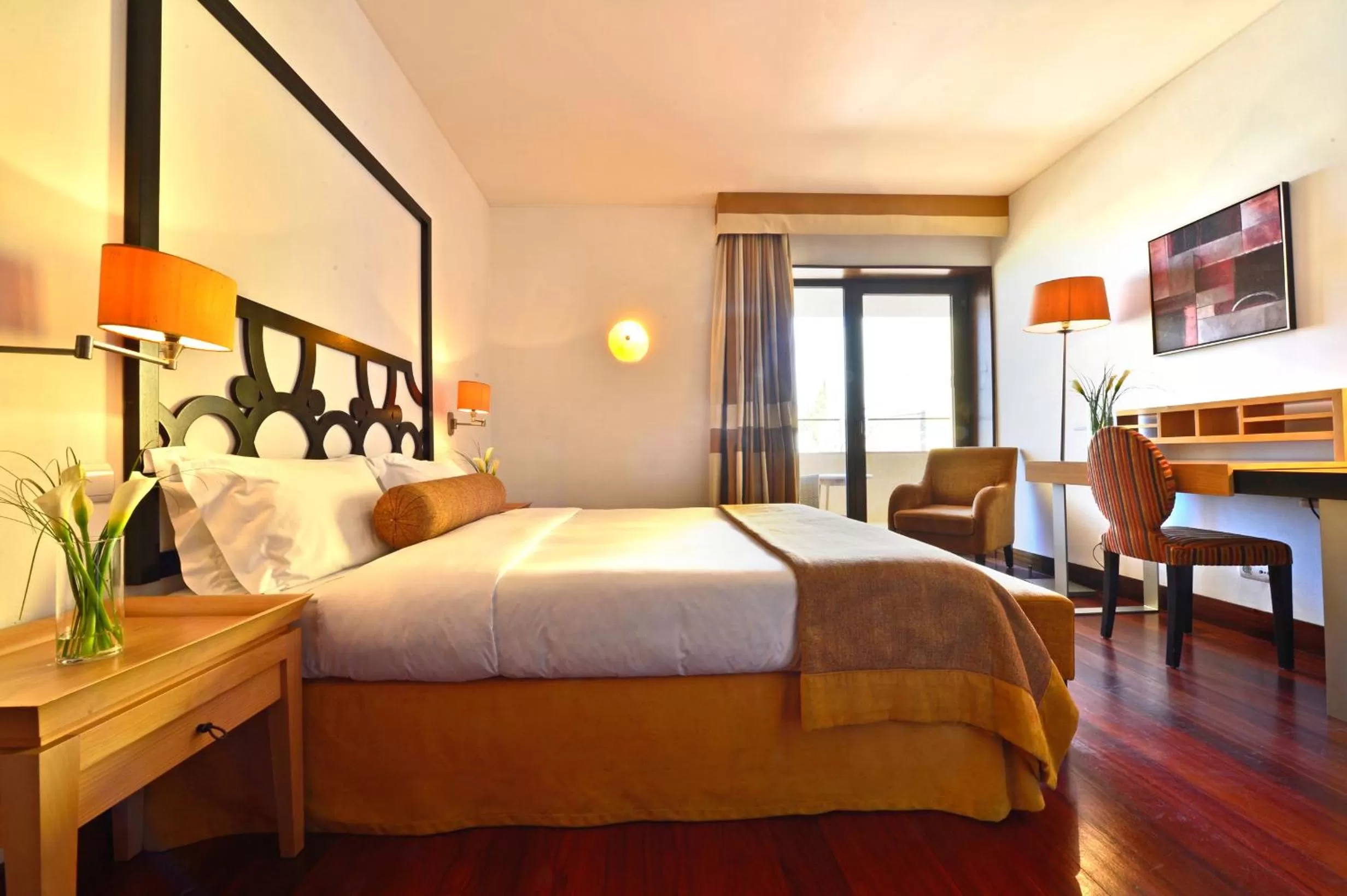 Photo of the whole room, Bed in Pousada Convento de Tavira