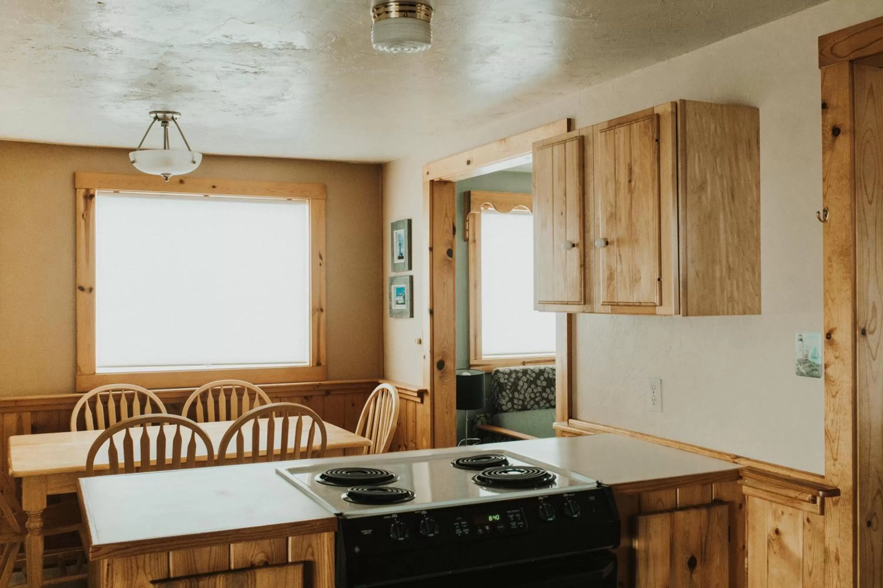 Kitchen or kitchenette in Nye Beach Cottages