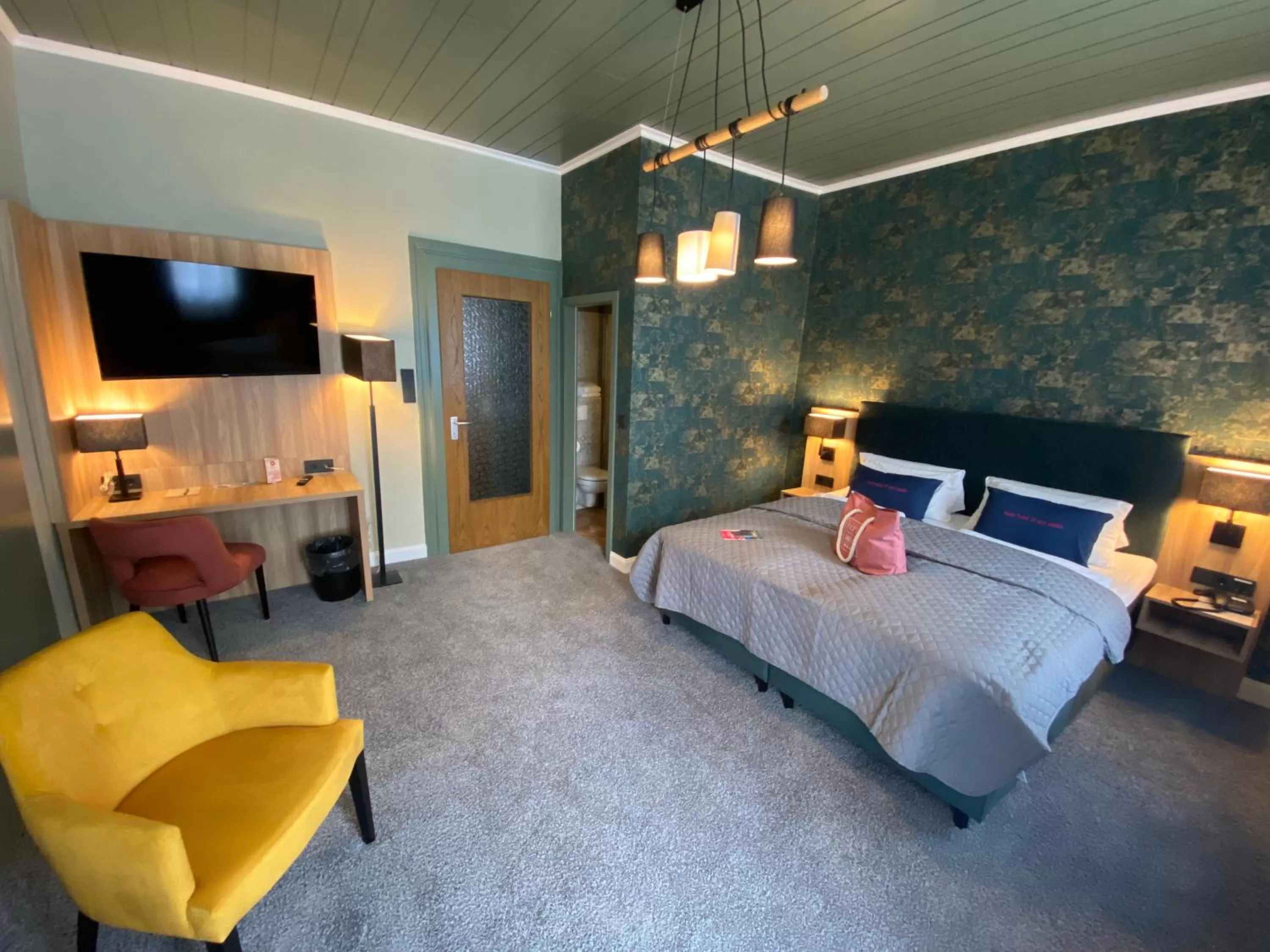 Photo of the whole room, Bed in Harz Hotel & Spa Seela