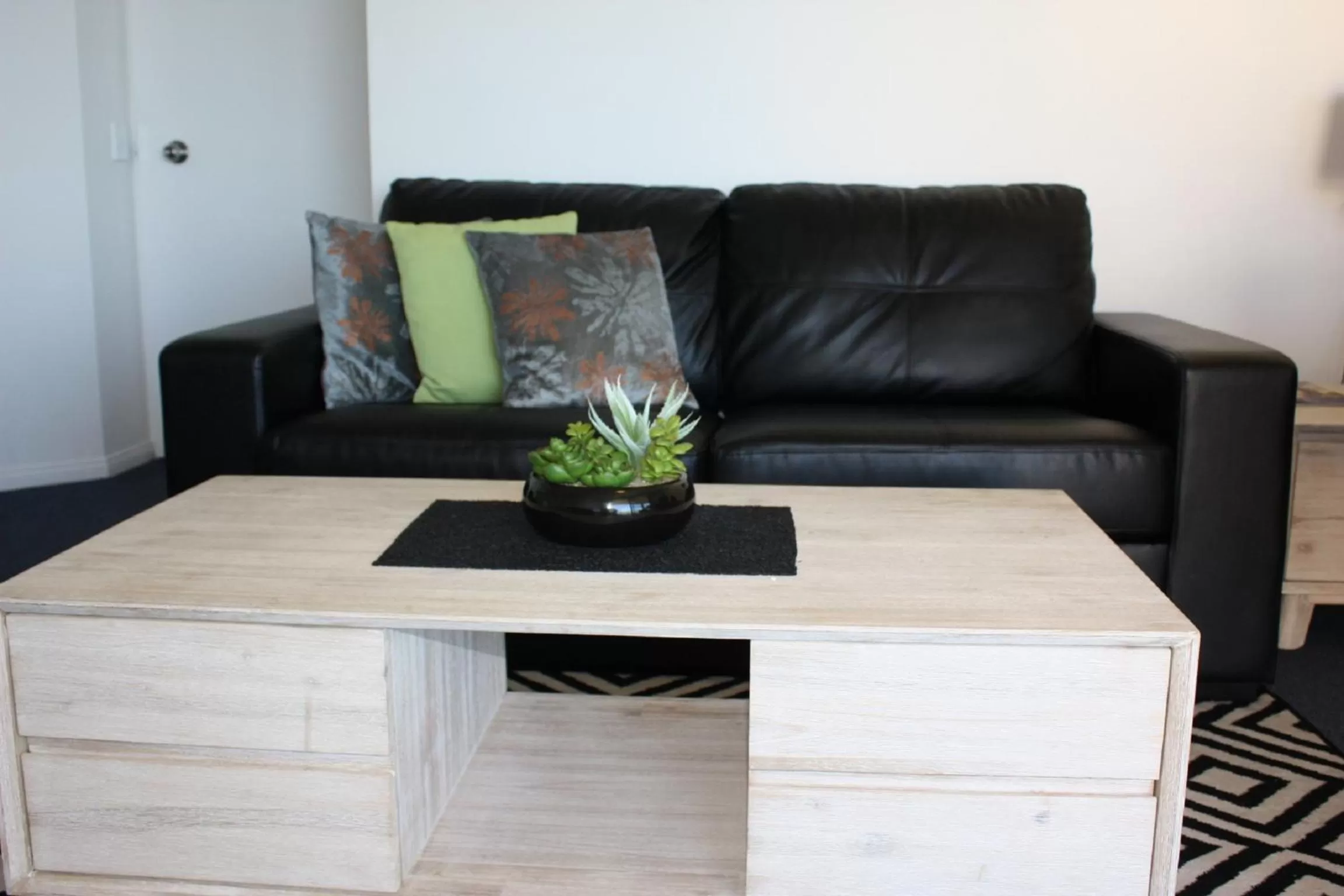 Living room in Royal Pacific Resort