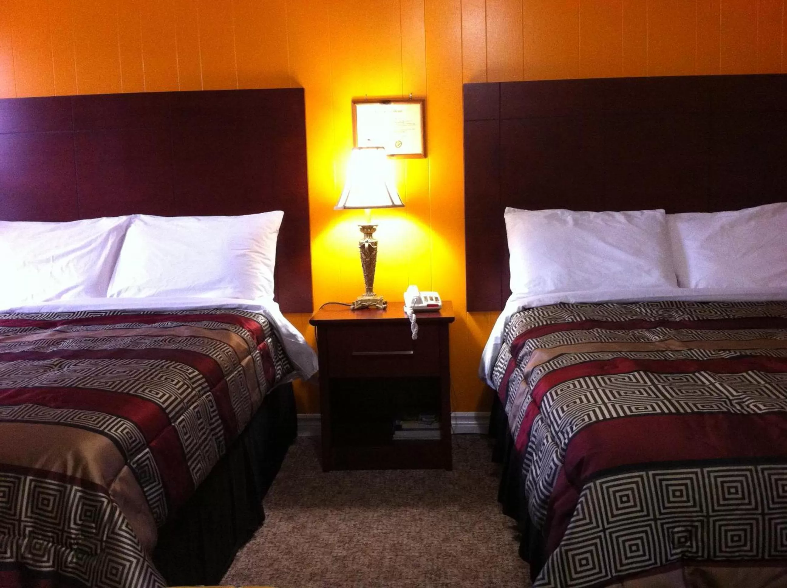Bed in Deep River Motel