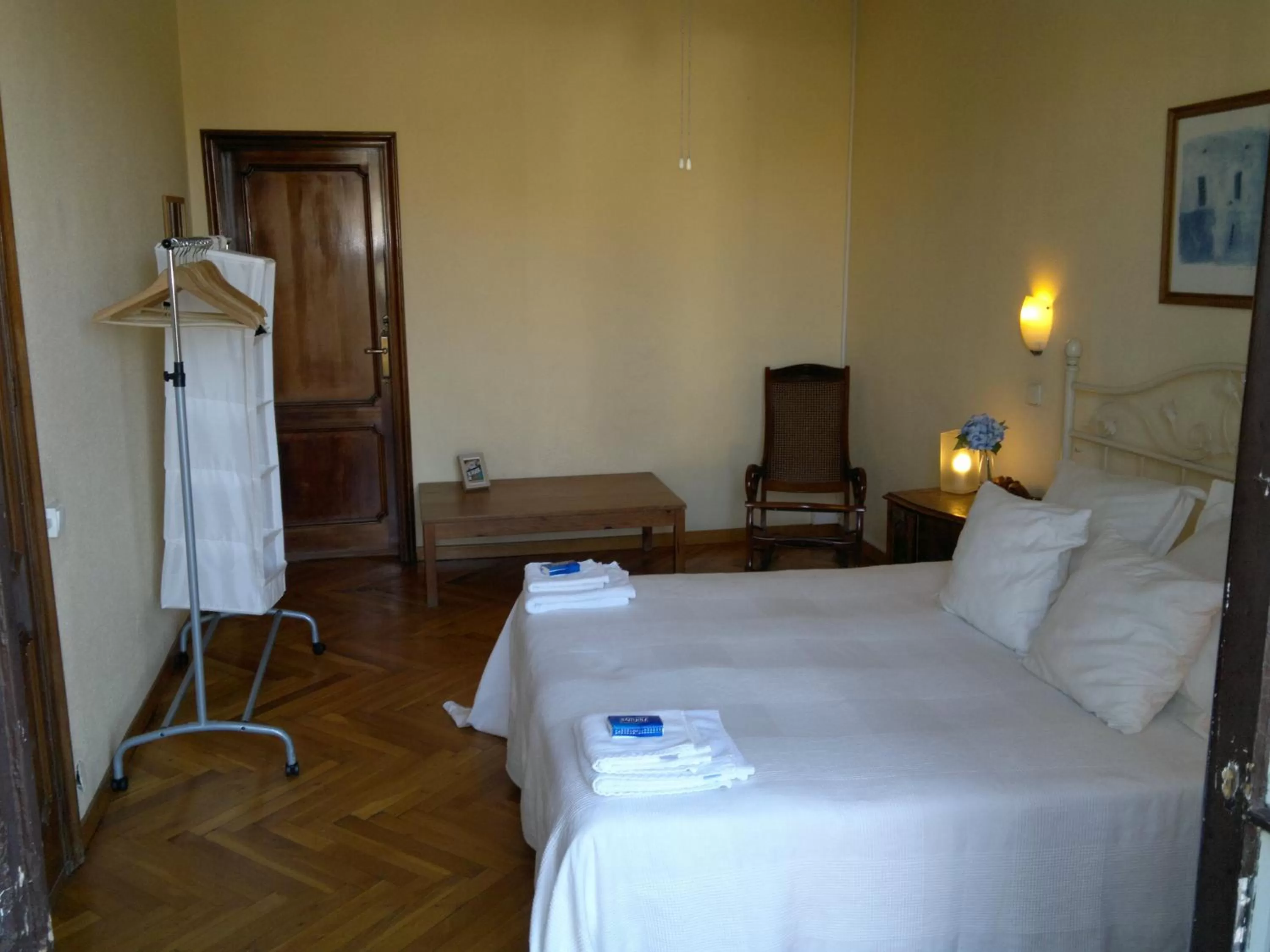 Bed in Ally's Bed&Breakfast,