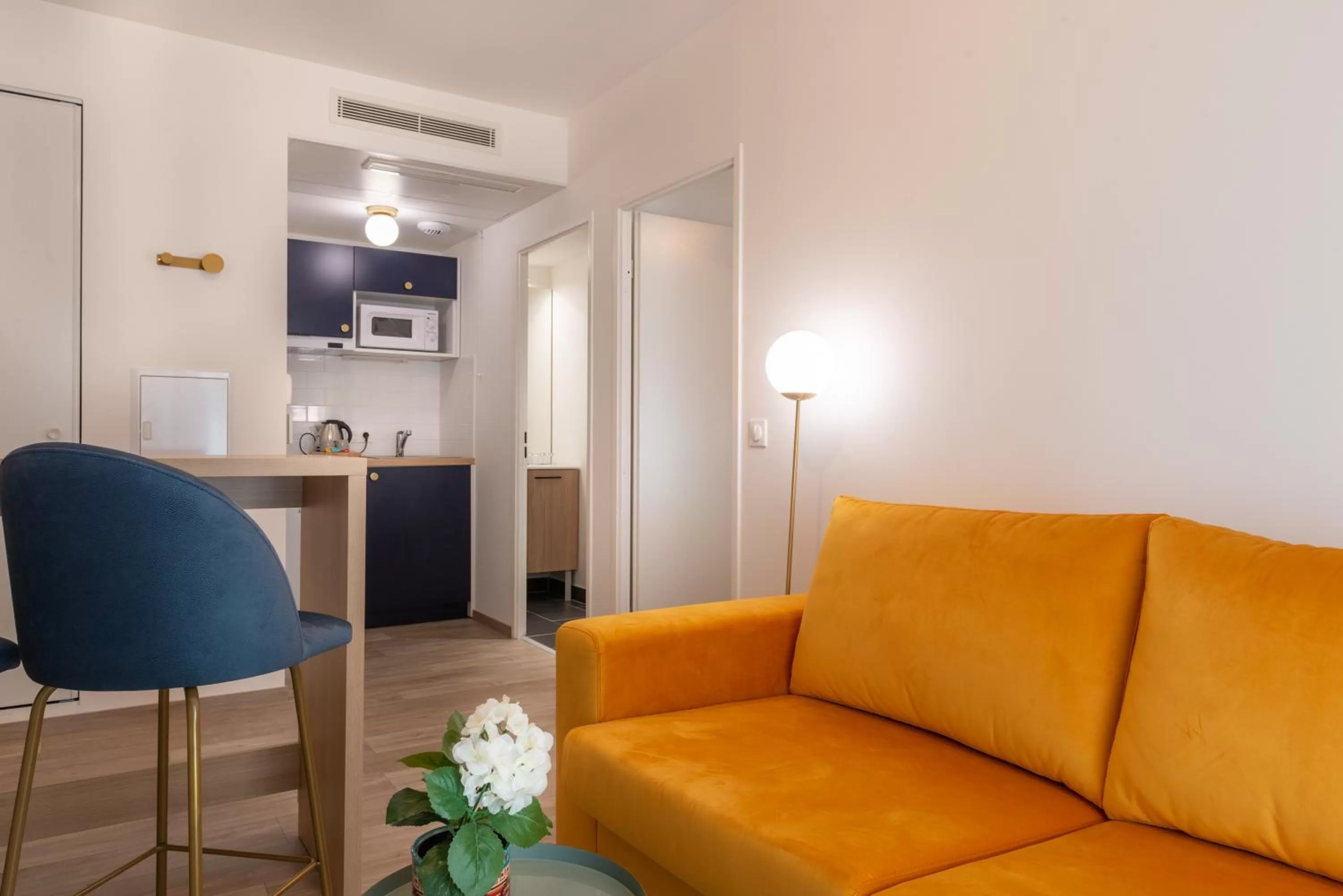 Kitchen or kitchenette in The Originals Résidence Le Monde Paris Ivry Confluence