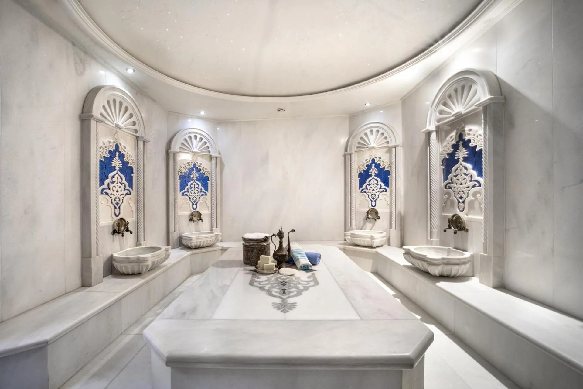 Public Bath in The Time Hotel Marina