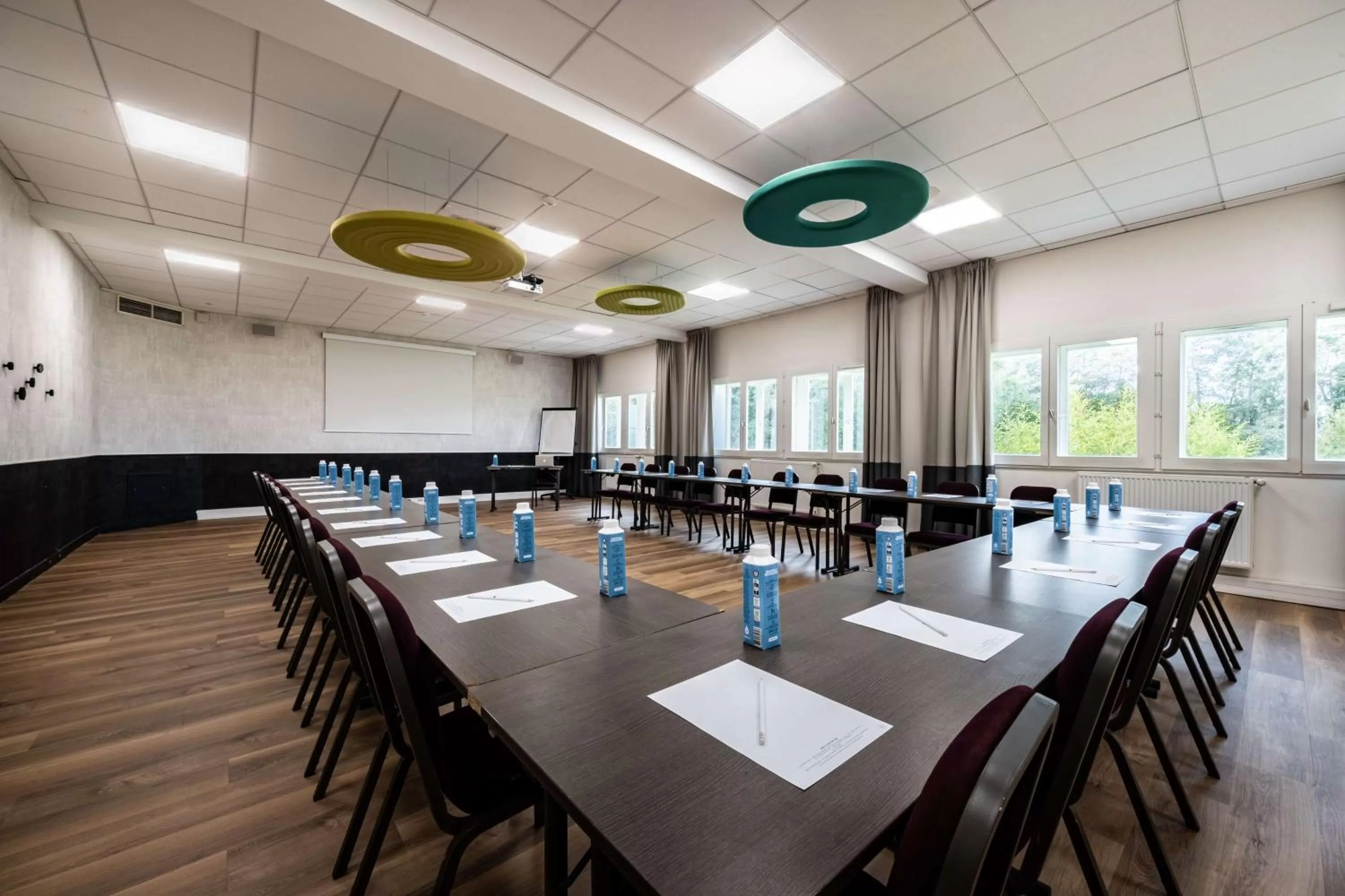 Meeting/conference room in Best Western Plus l'Orée Paris Sud
