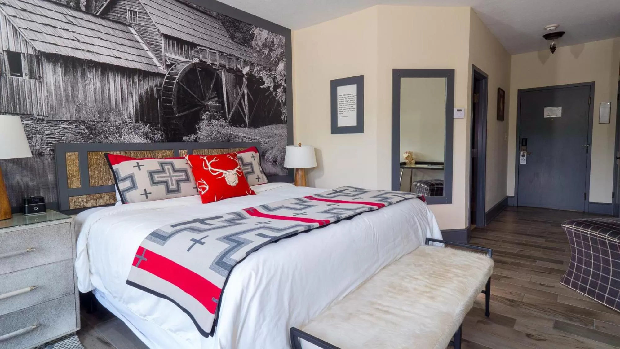 Bedroom, Bed in Chetola Resort