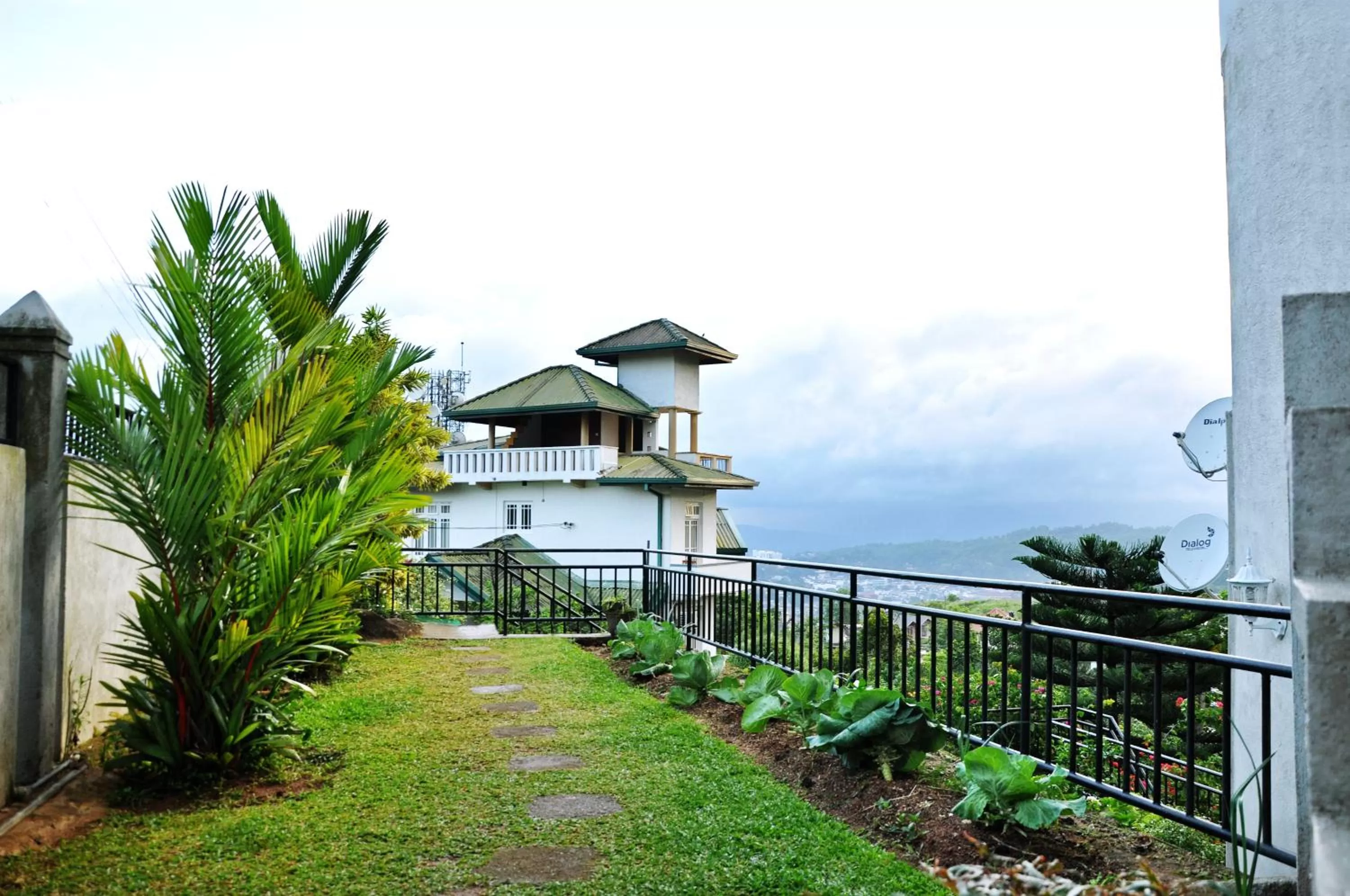 Day in Kandyan View Holiday Bungalow free pickup from kandy