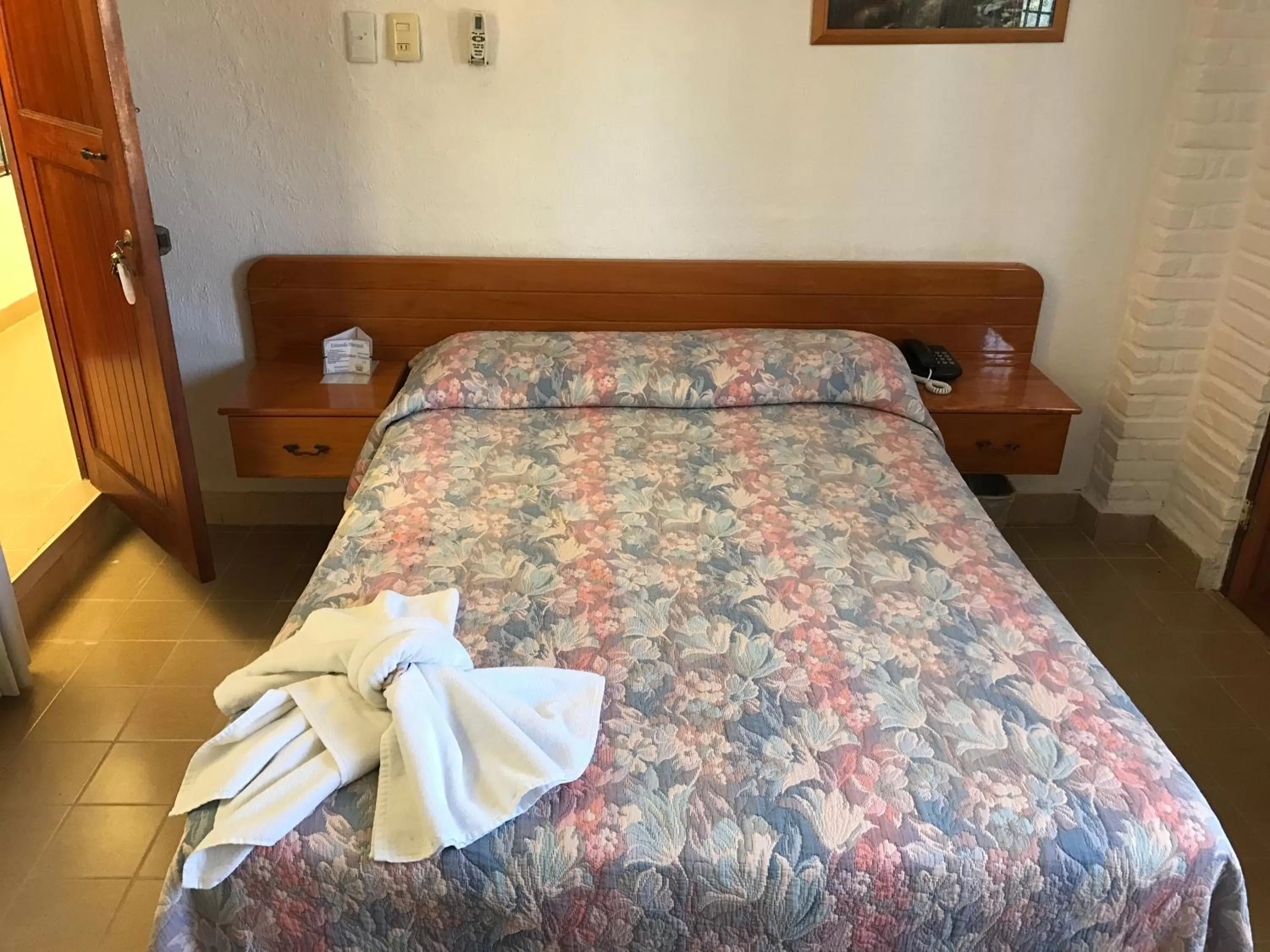 Photo of the whole room, Bed in Arcos hotel