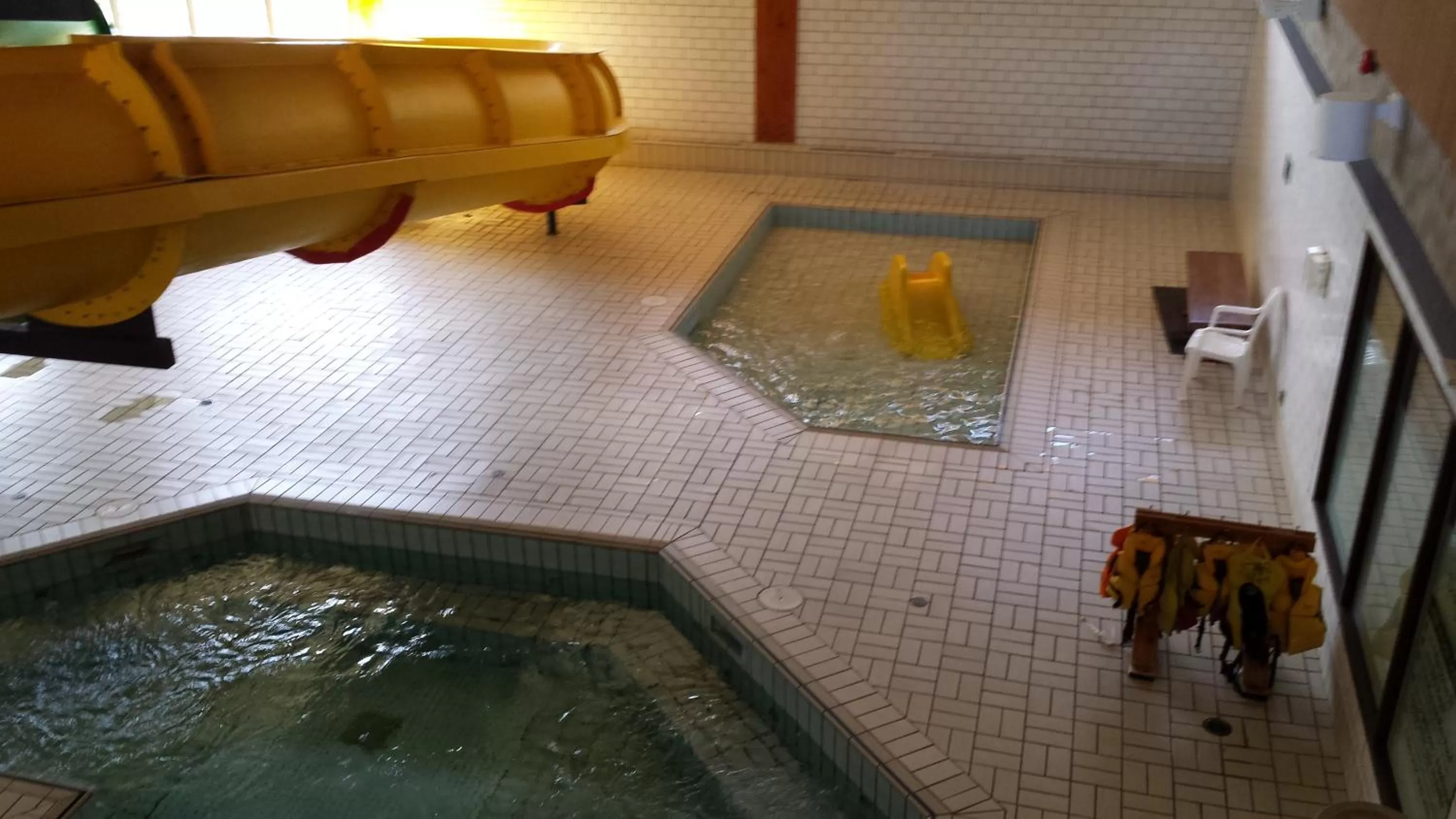 Swimming pool in Douglas Fir Resort & Chalets