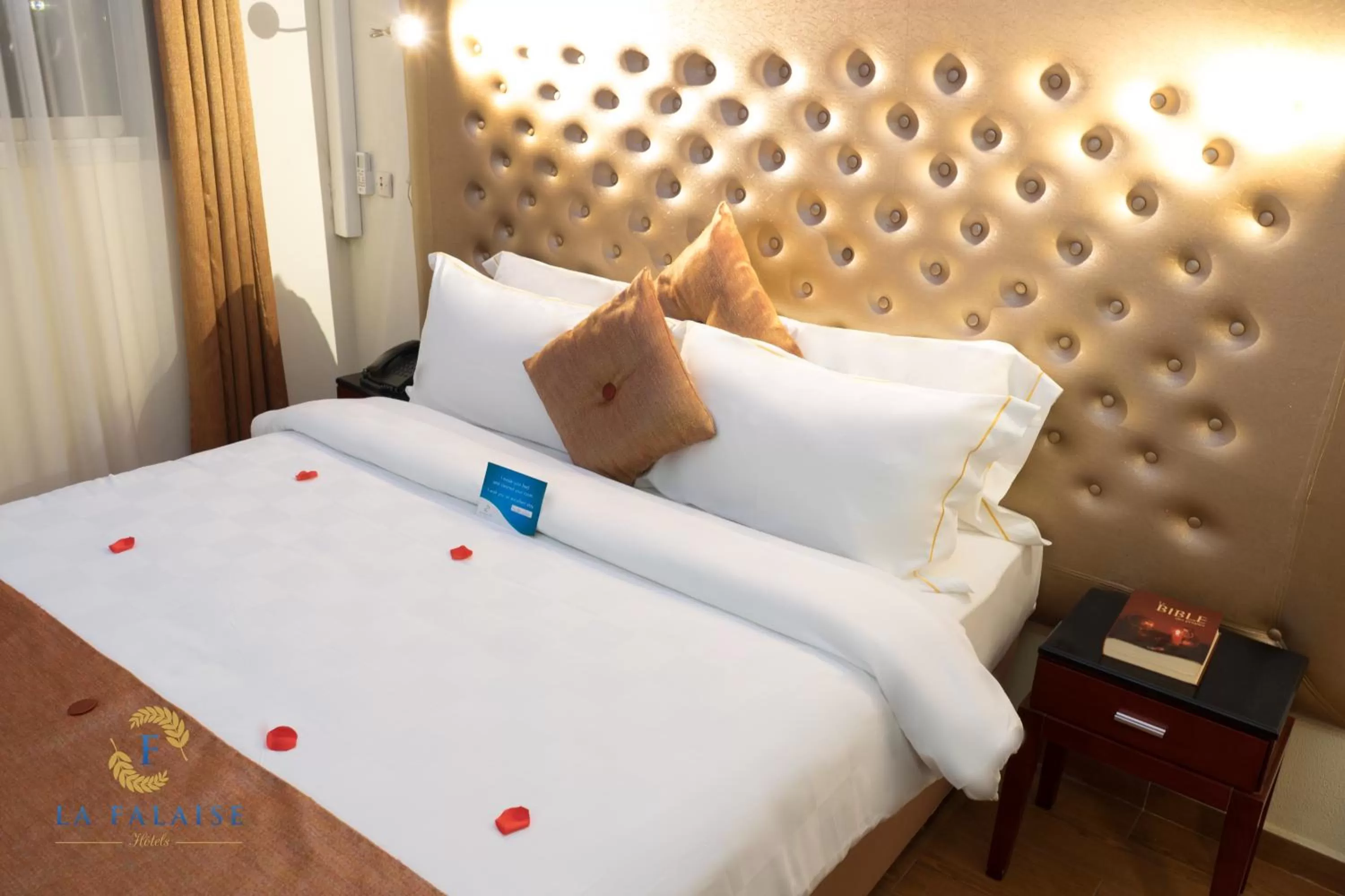 Bed in Hotel Résidence La Falaise