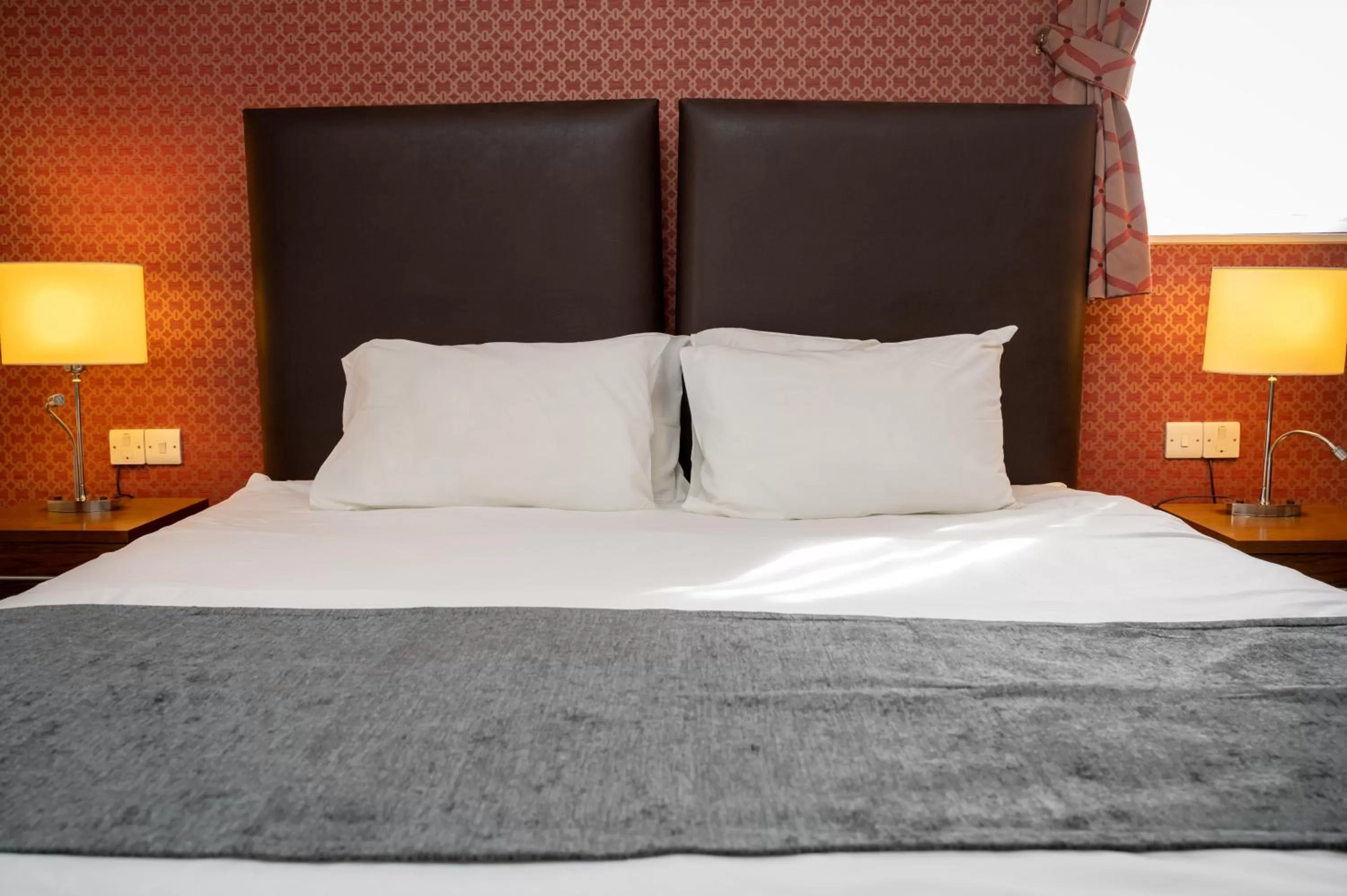 Bedroom, Bed in Edinburgh Whisky House Hotel