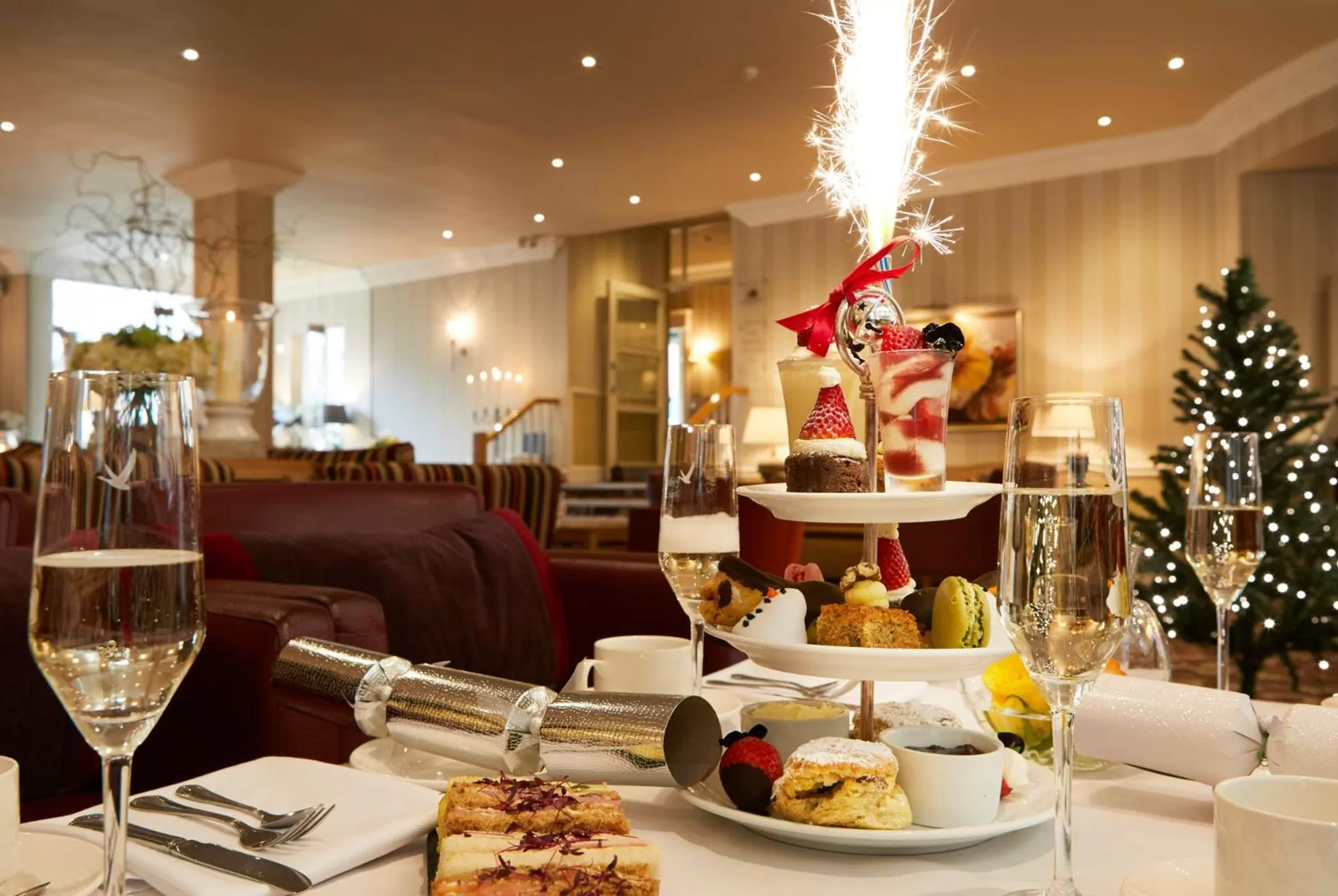 Restaurant/places to eat in Palm Court Hotel