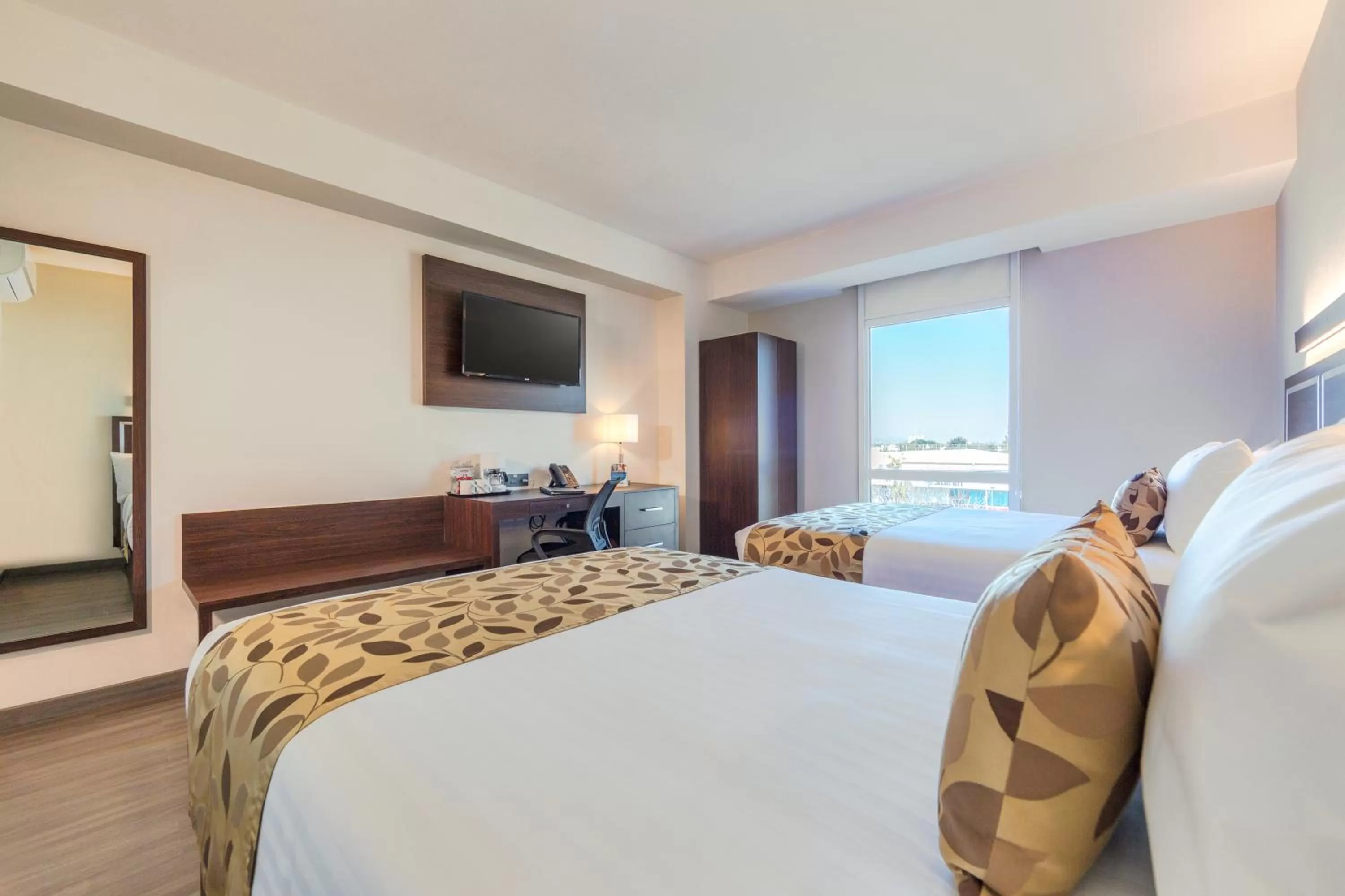 Bedroom, Bed in Sleep Inn Guadalajara Galerias