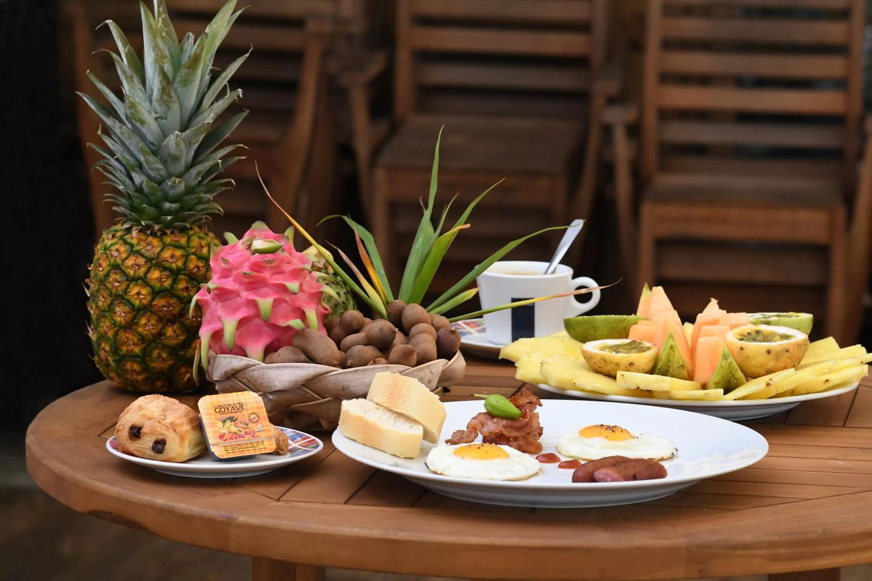 Continental breakfast in Imperatrice Village - Résidence sur la plage