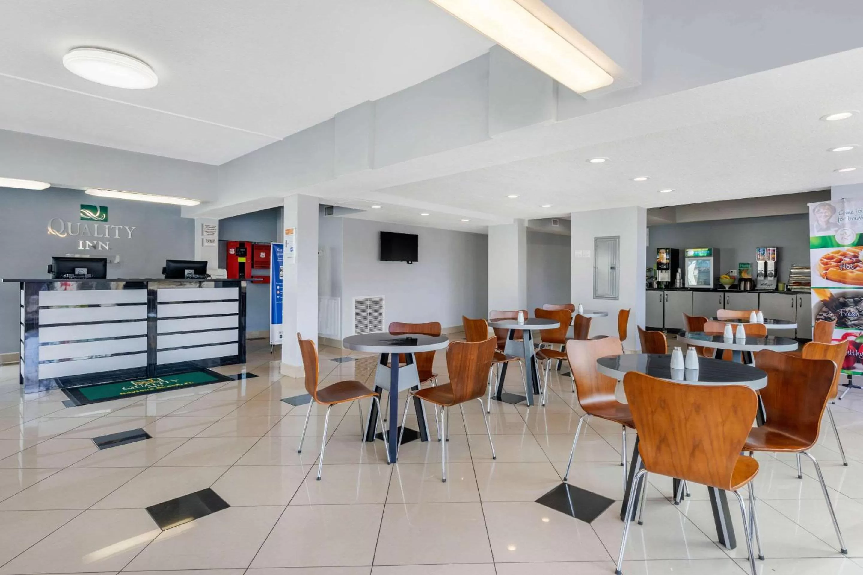 Restaurant/places to eat in Quality Inn Daytona Beach Oceanfront