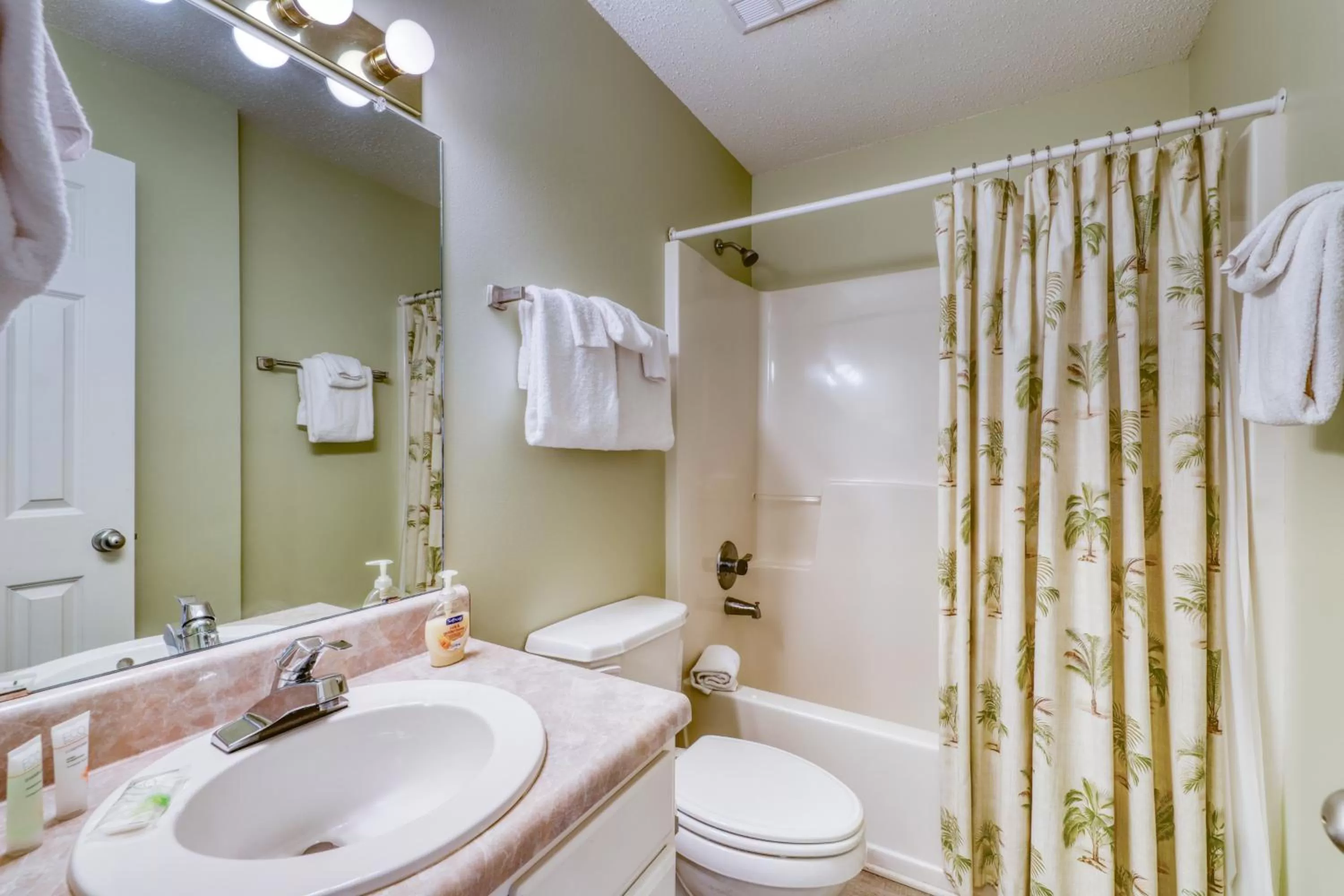 Bathroom in The Dunes #707