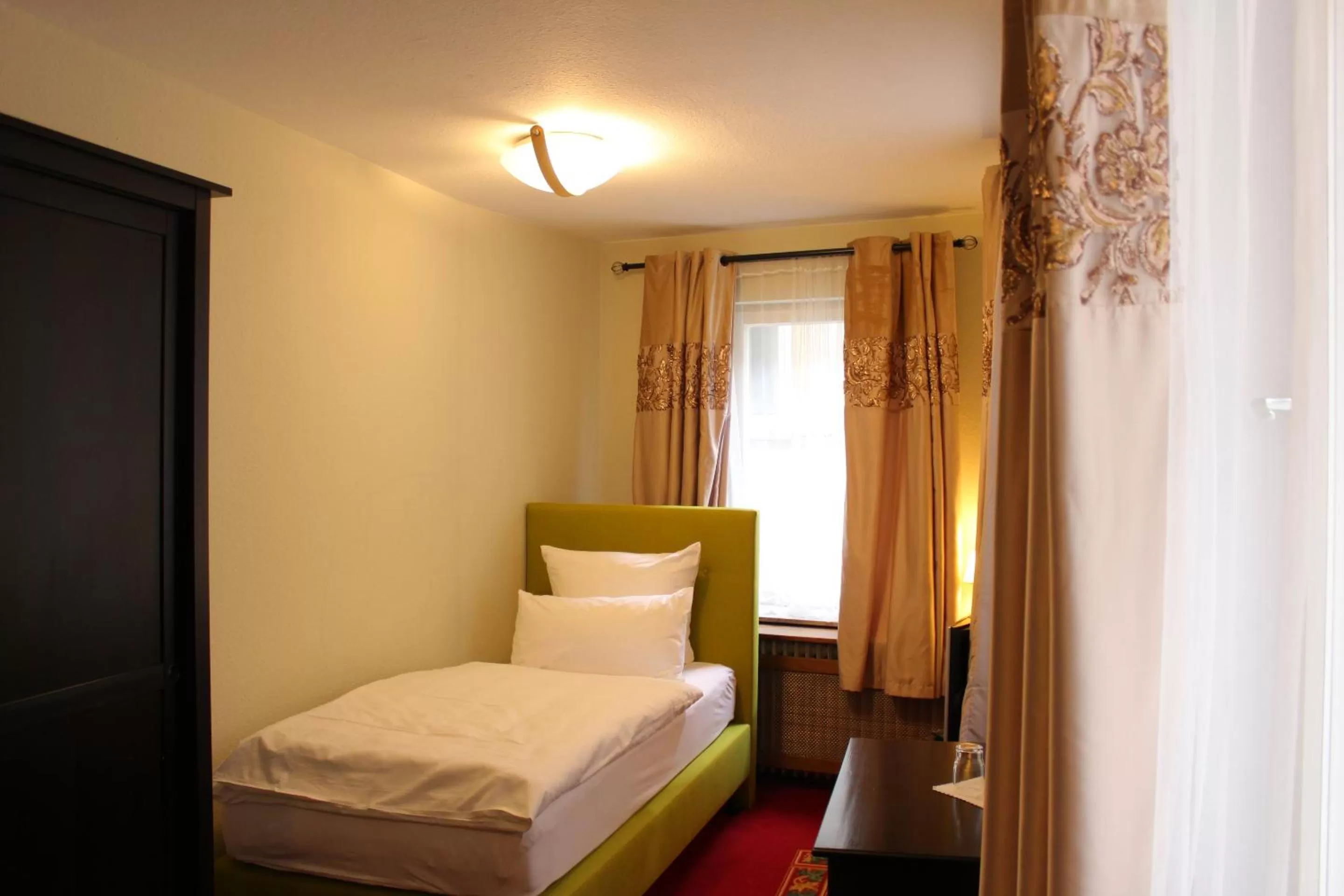 Bedroom, Bed in Hotel Garni Ratstube