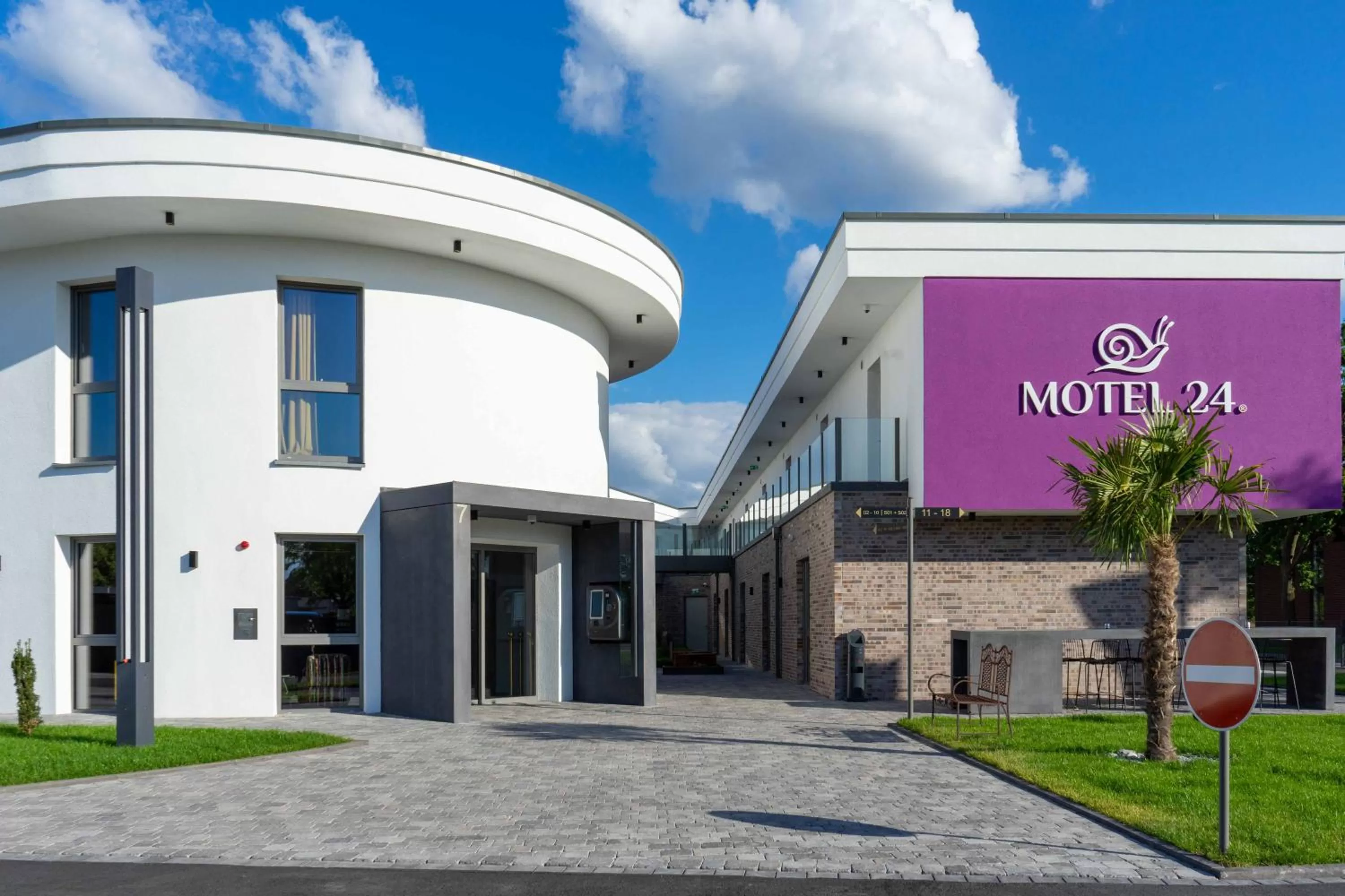 Property building in Motel24