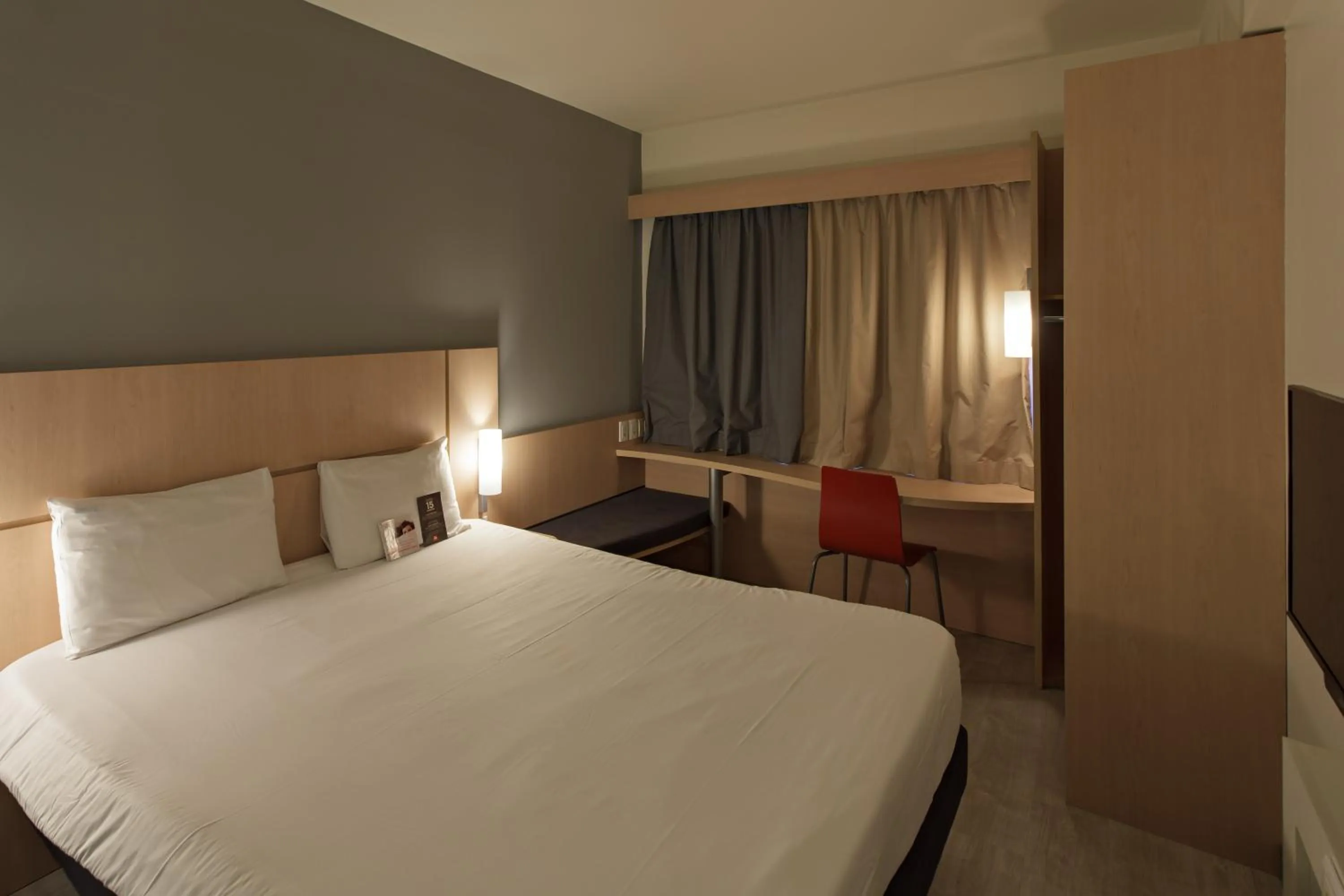 Bedroom, Bed in ibis Pilar