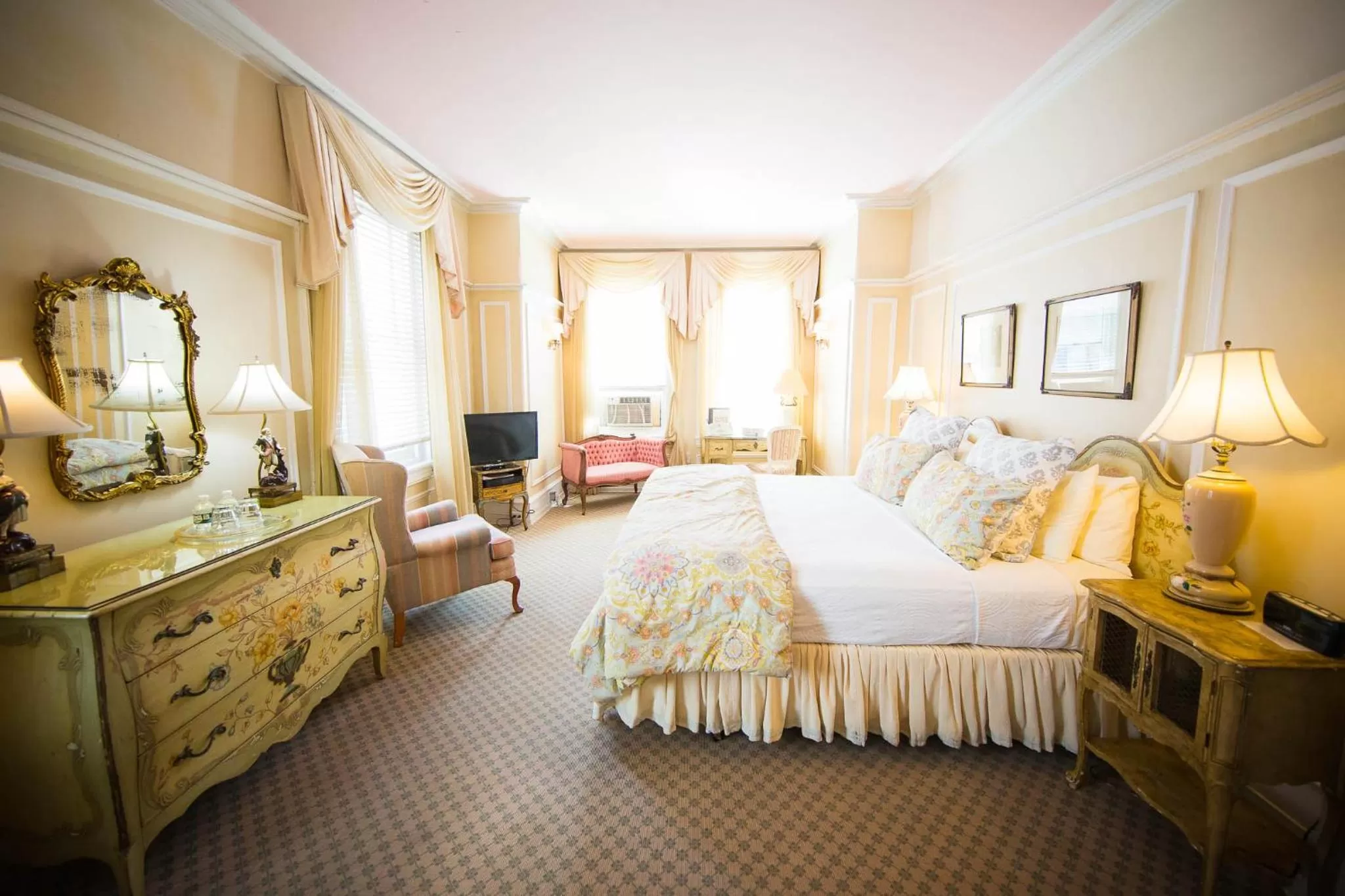 Photo of the whole room in La Reserve Bed and Breakfast
