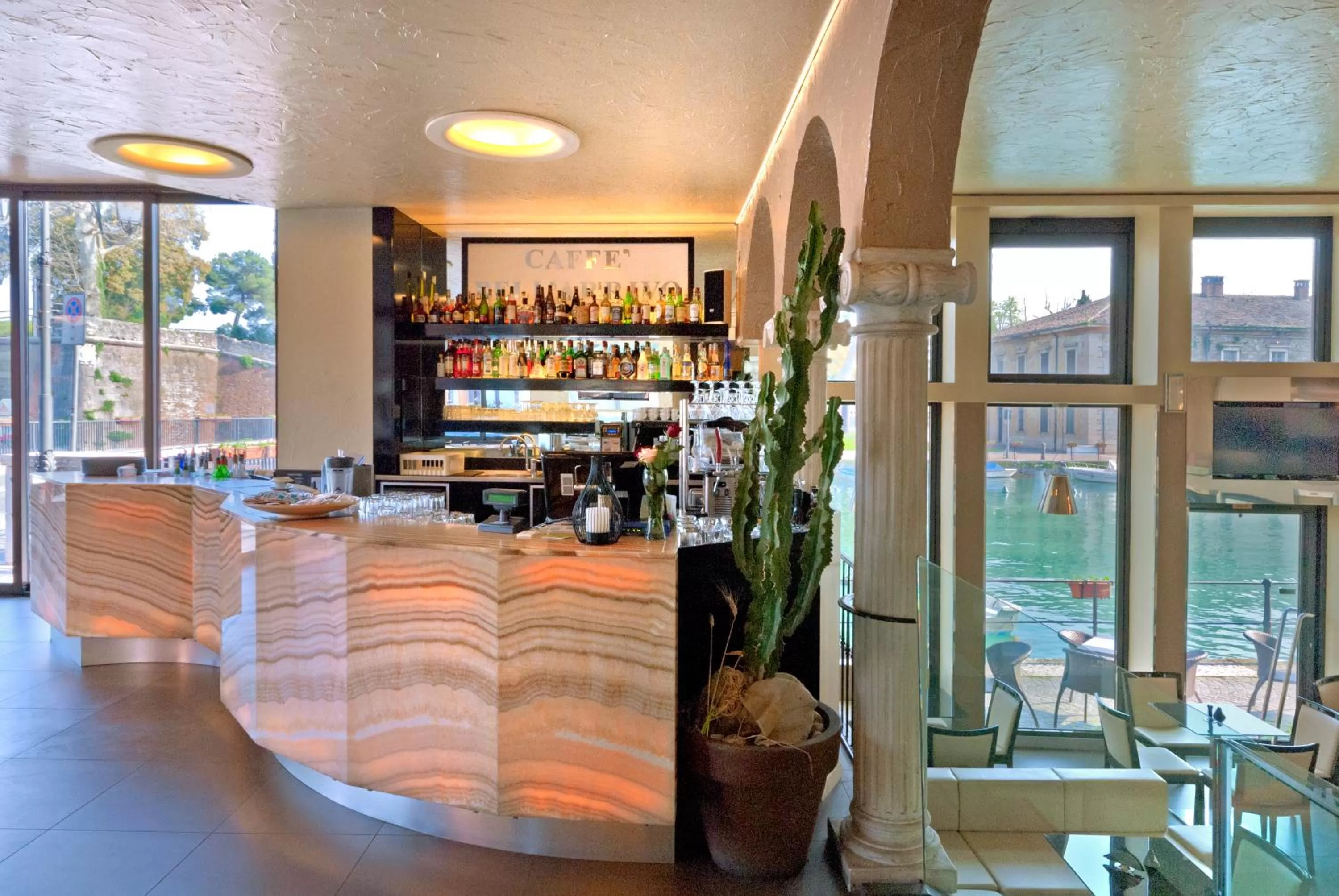 Lounge or bar in Hotel Bell'arrivo by Dori