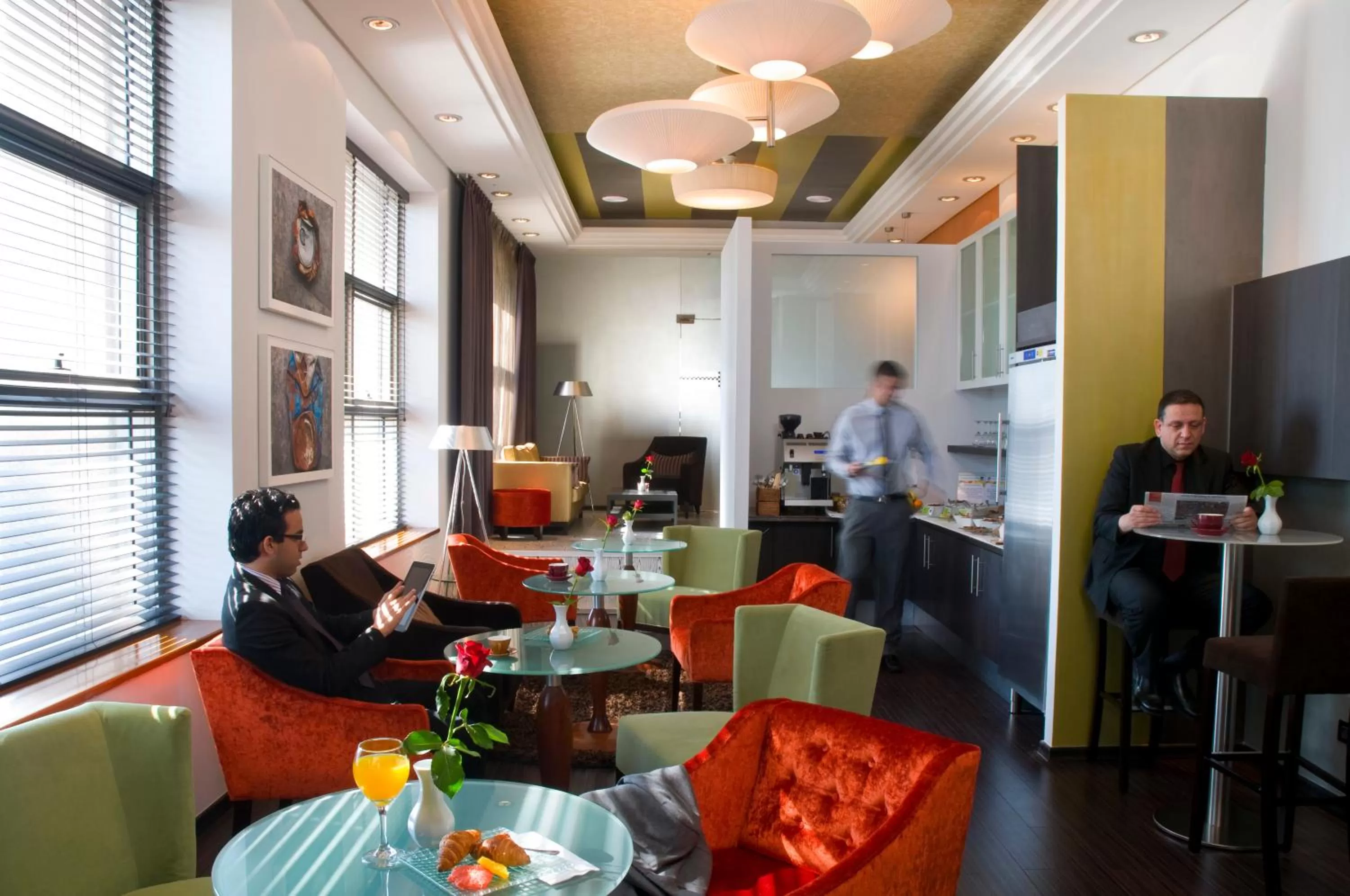 Restaurant/places to eat in Leonardo City Tower Hotel Tel Aviv