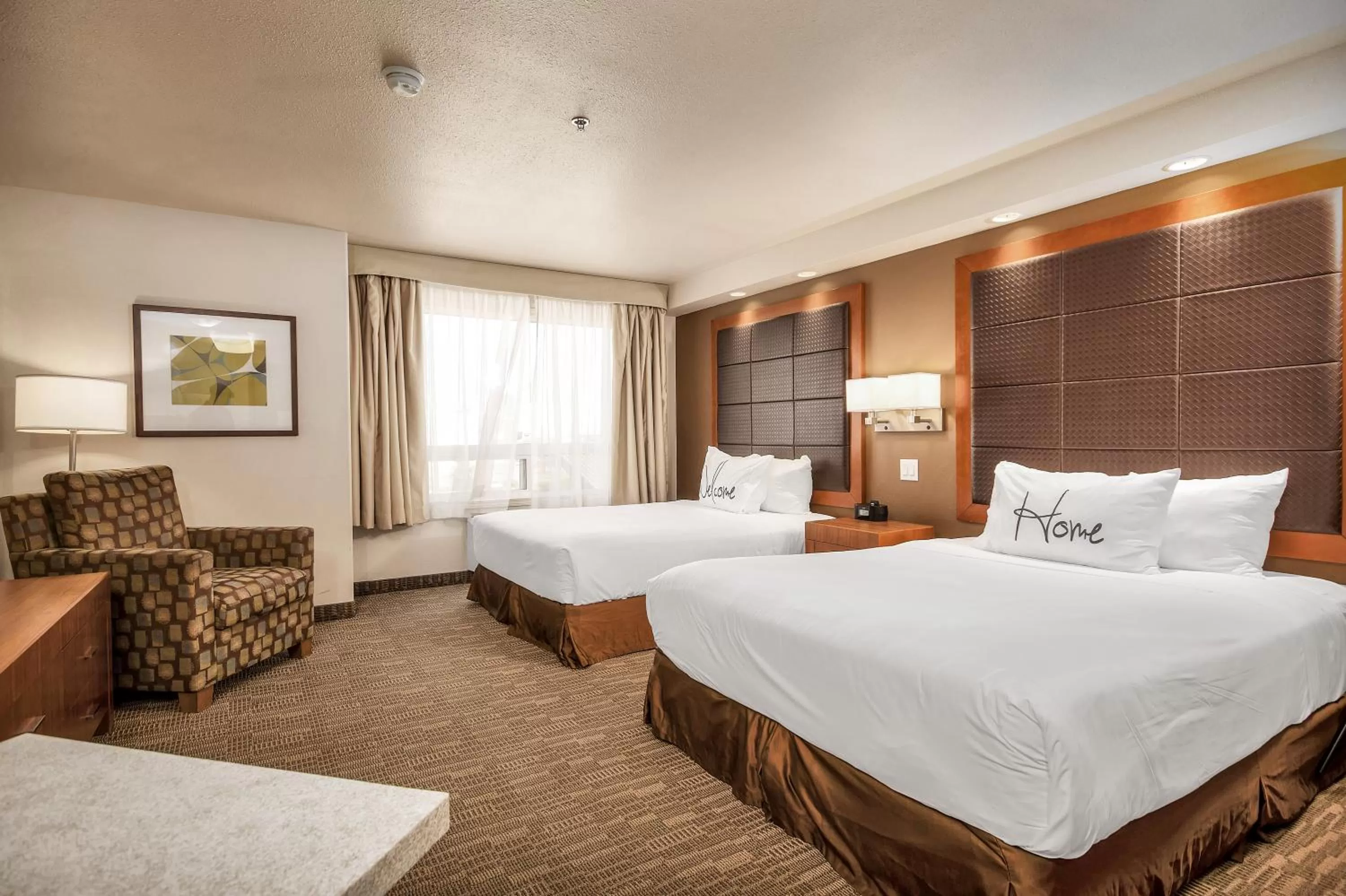 Bedroom, Bed in Home Inn & Suites Regina East