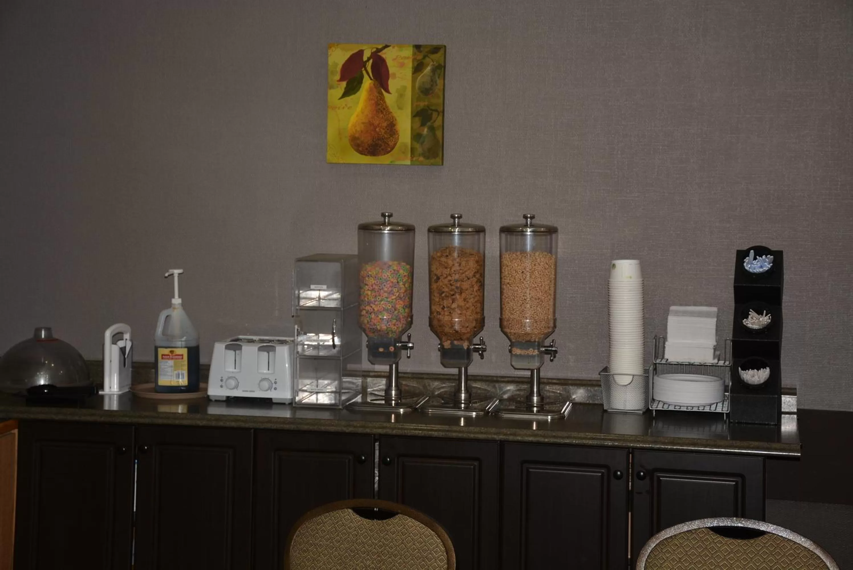 Restaurant/places to eat in Travelodge by Wyndham Lethbridge